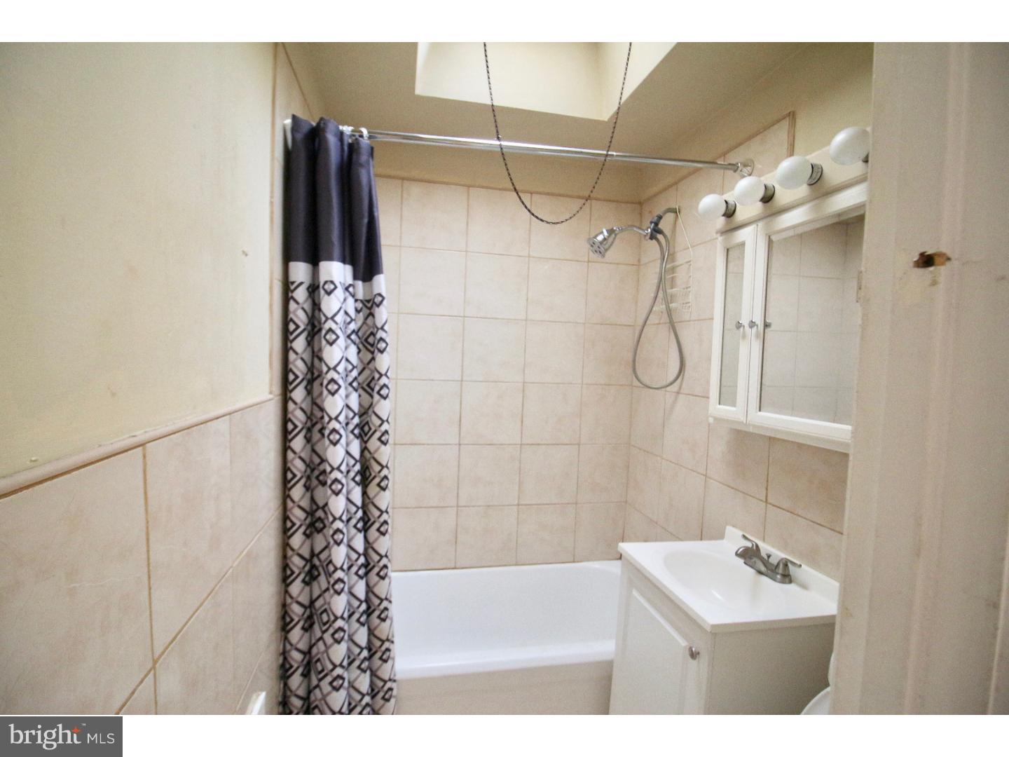 PHILADELPHIA (NORTHEAST) - Residential Lease