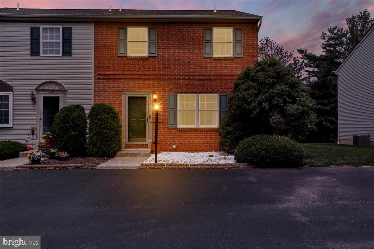 236 NICOLE WAY