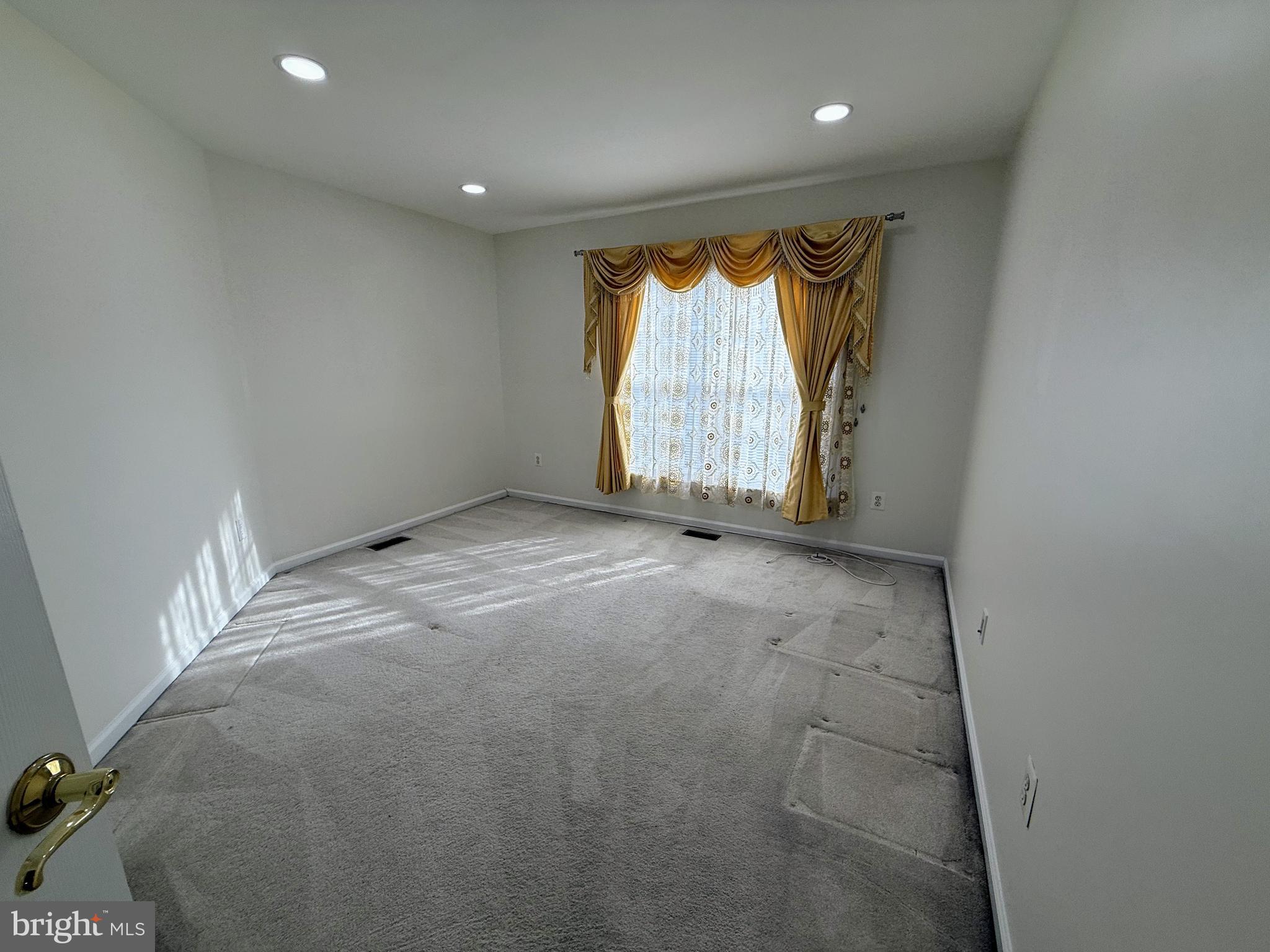 QUINCE ORCHARD PARK - Residential Lease