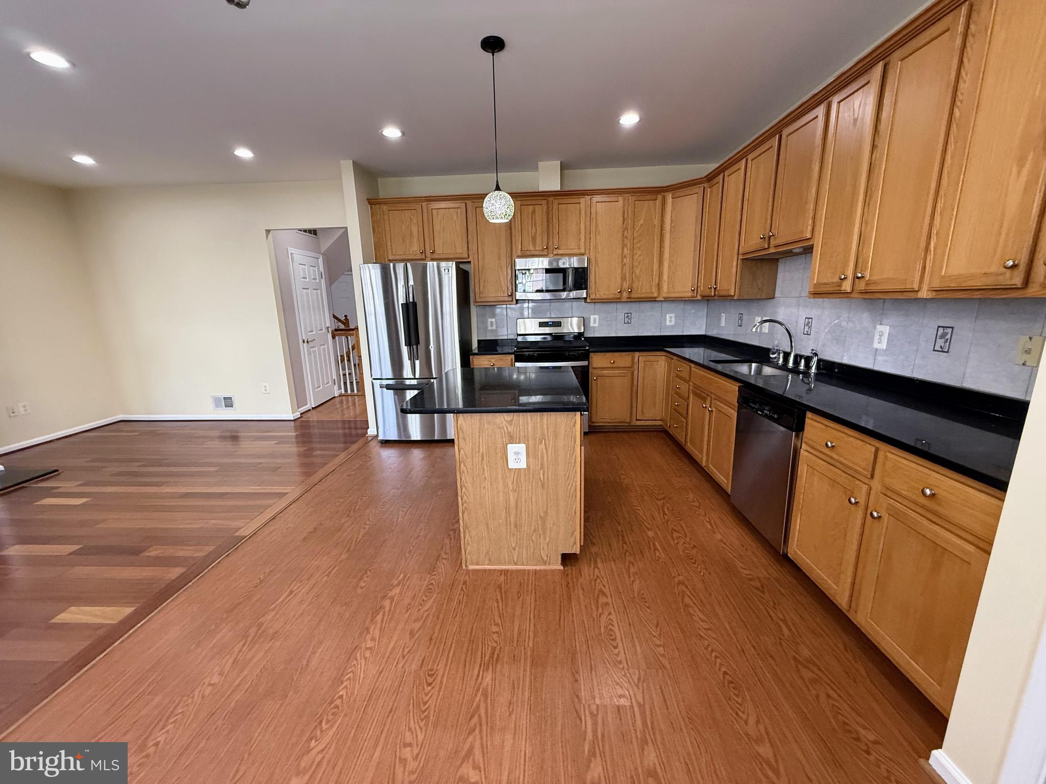 QUINCE ORCHARD PARK - Residential Lease