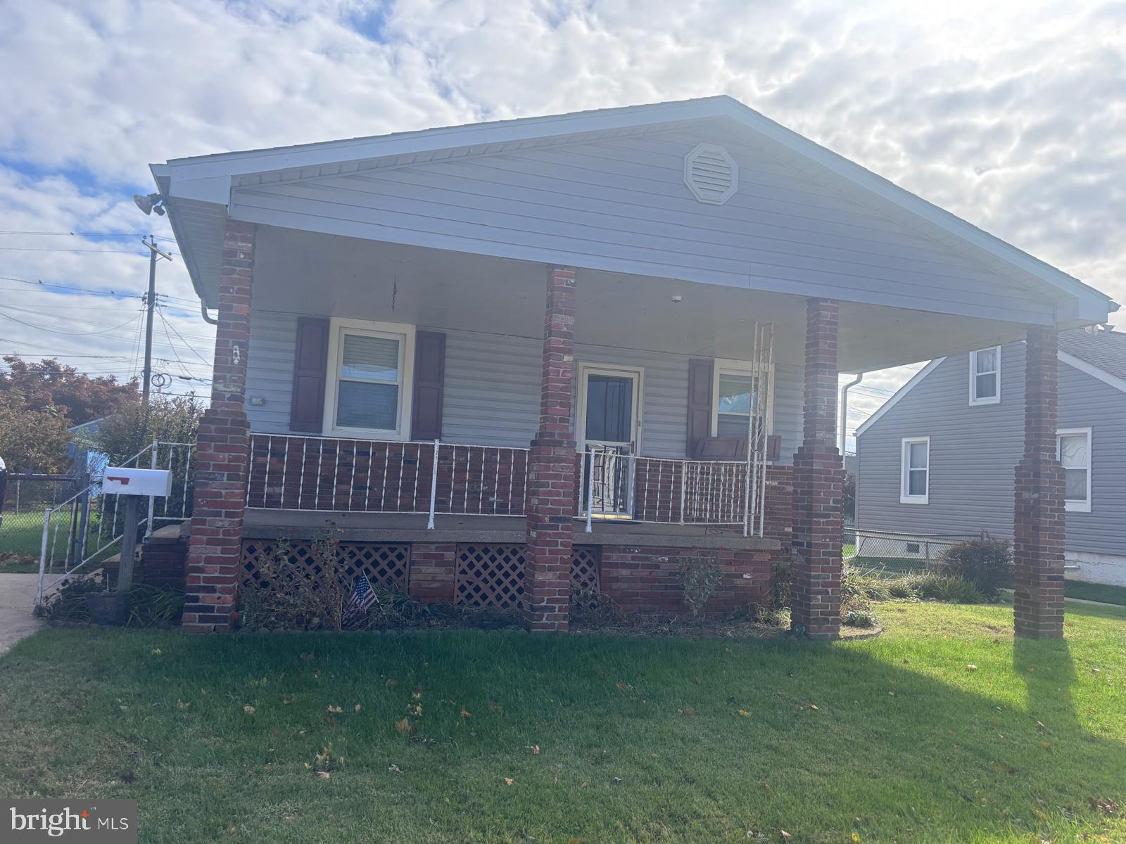 GRAY MANOR - Residential Lease