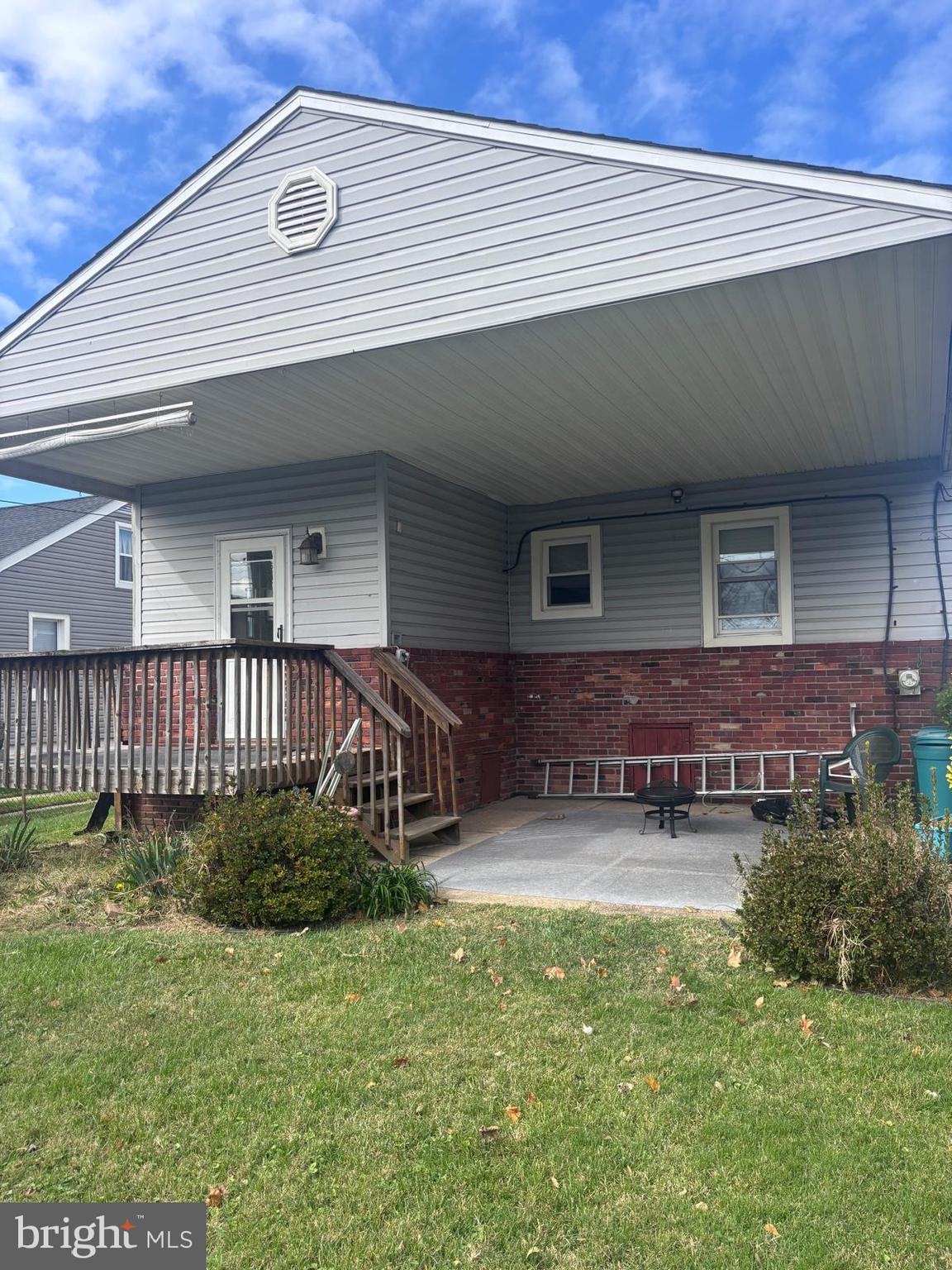 GRAY MANOR - Residential Lease