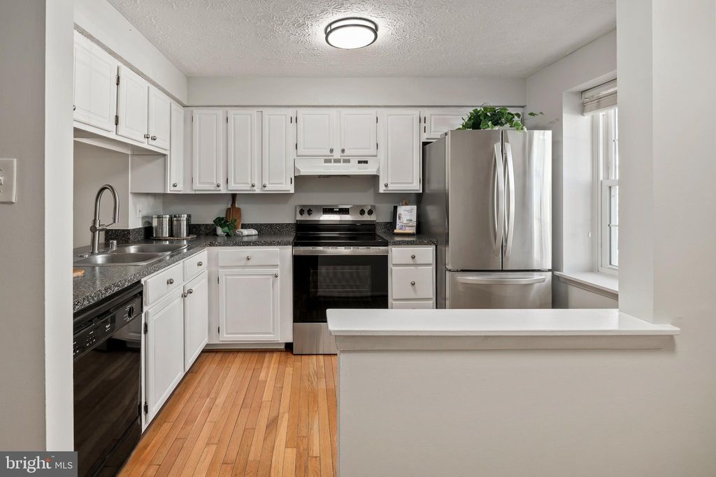 Photo of 1638 10th Street S, ARLINGTON, VA 22204 (MLS # VAAR2068216)