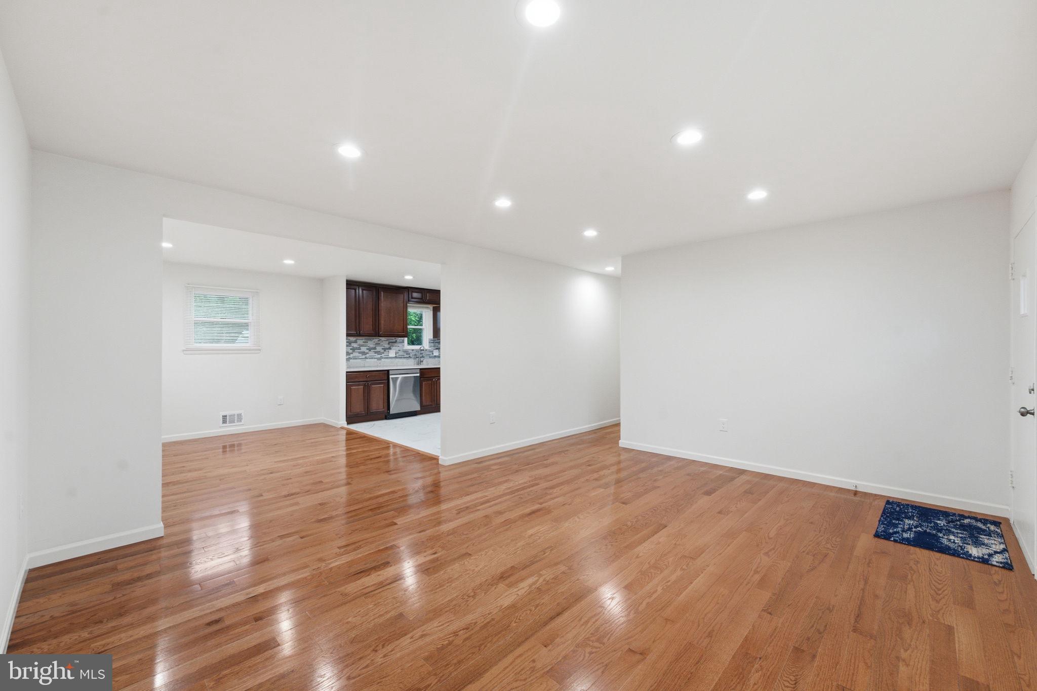 1404 WOODLARK DRIVE