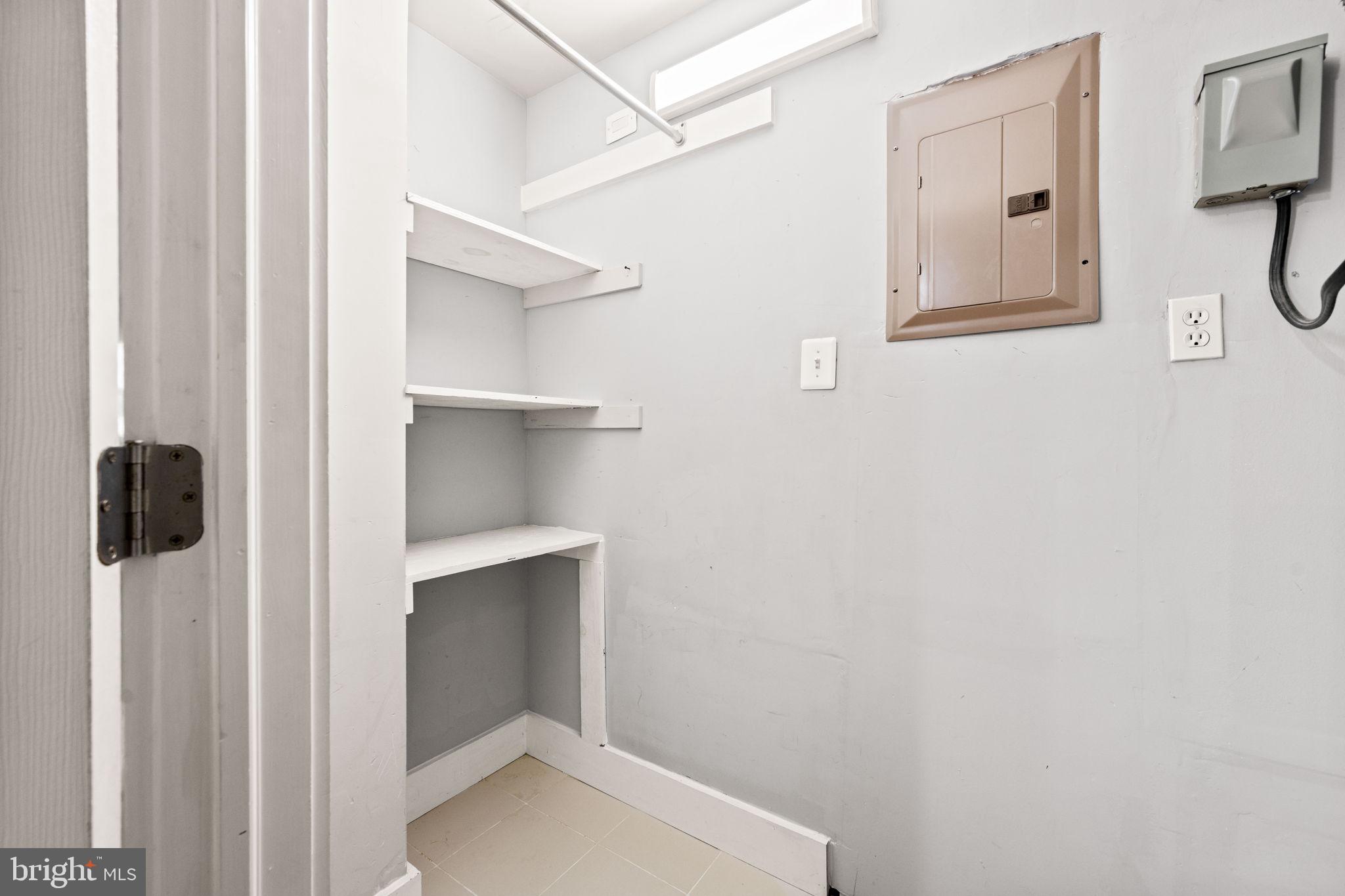 LAKE RIDGE - Residential