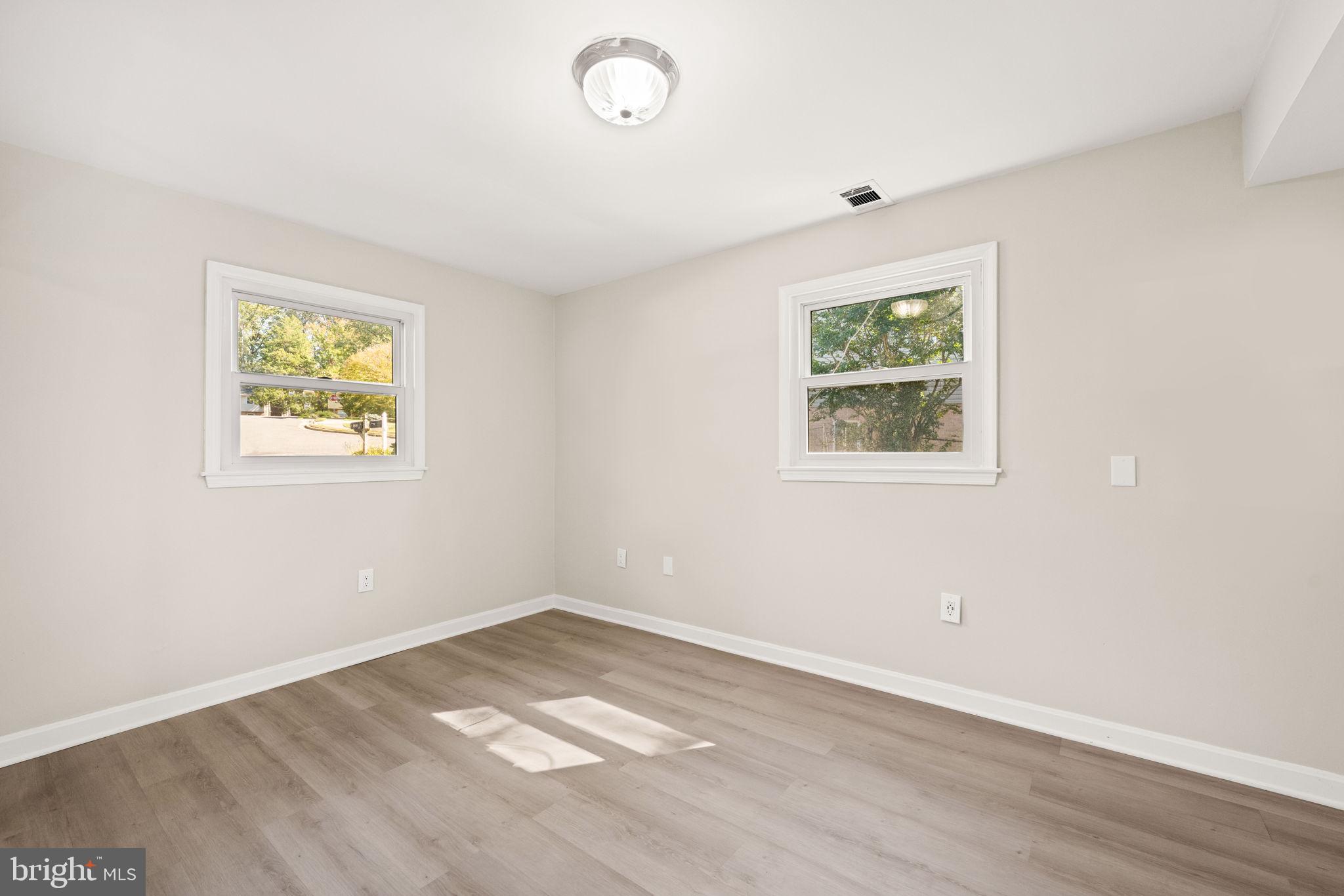 LAKE RIDGE - Residential