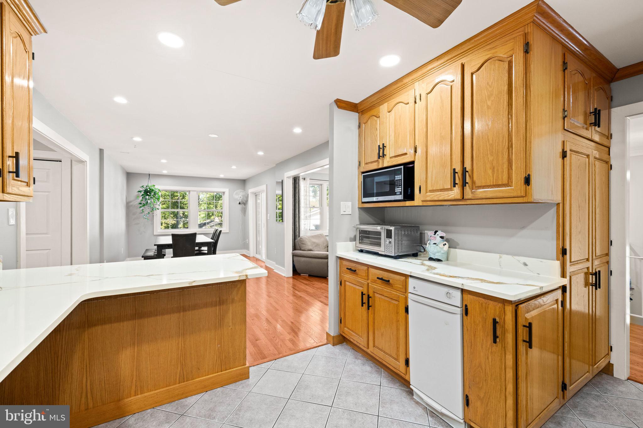 LAKE RIDGE - Residential