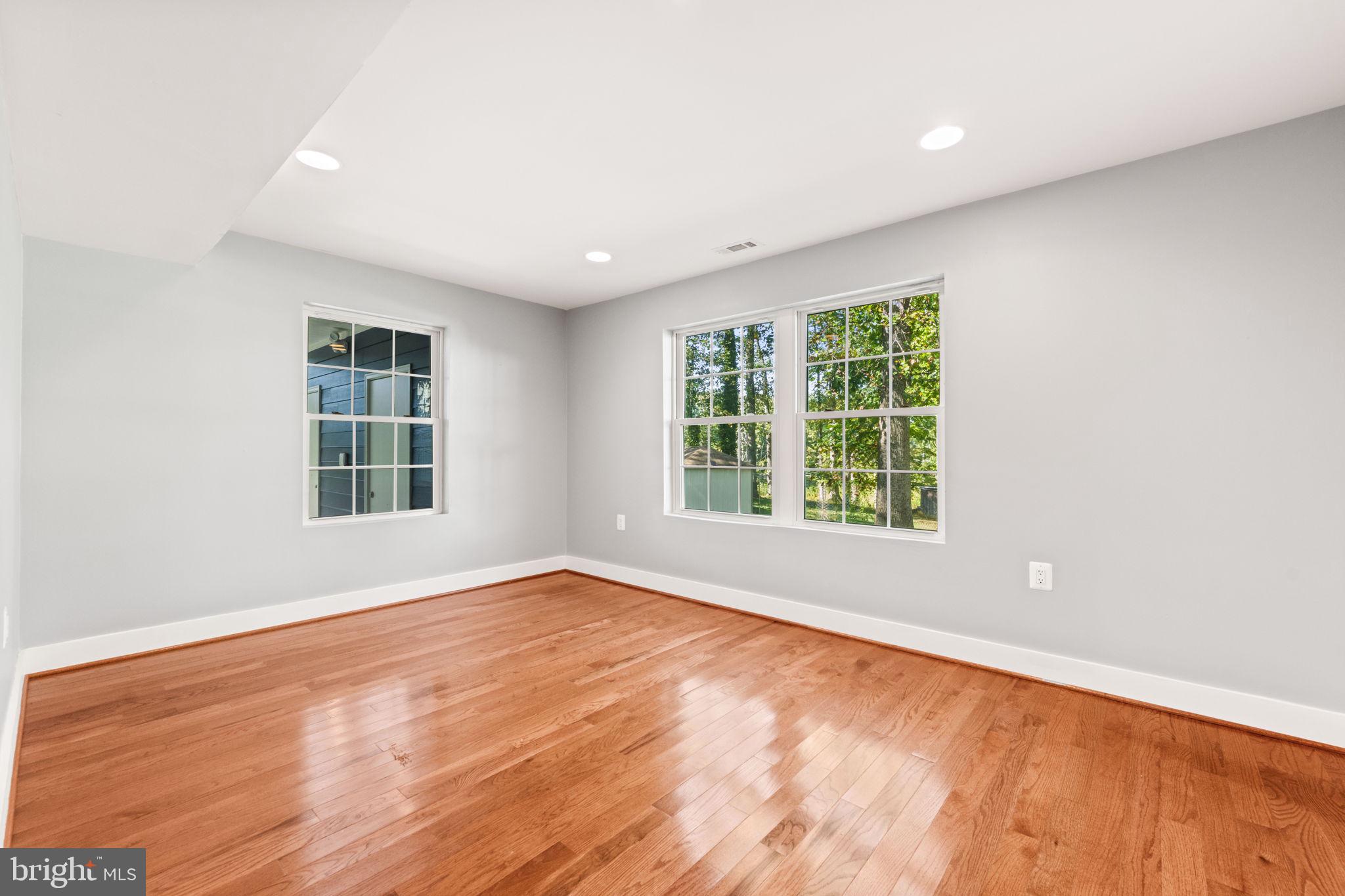 LAKE RIDGE - Residential