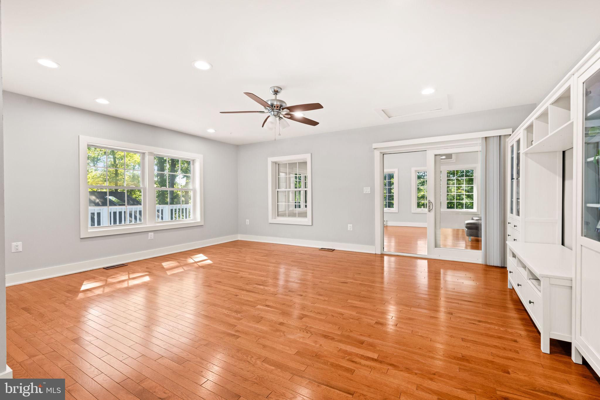 LAKE RIDGE - Residential