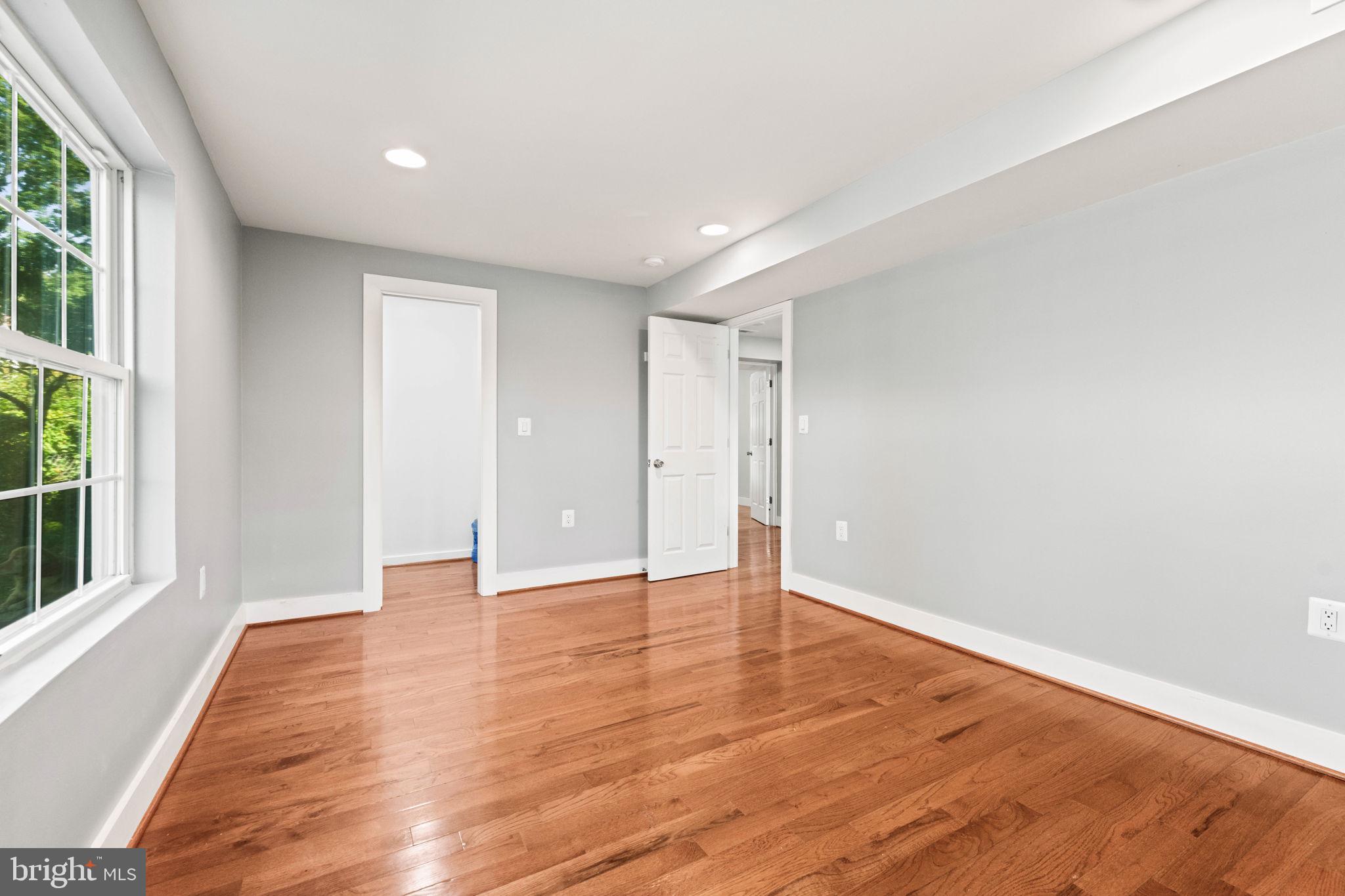 LAKE RIDGE - Residential