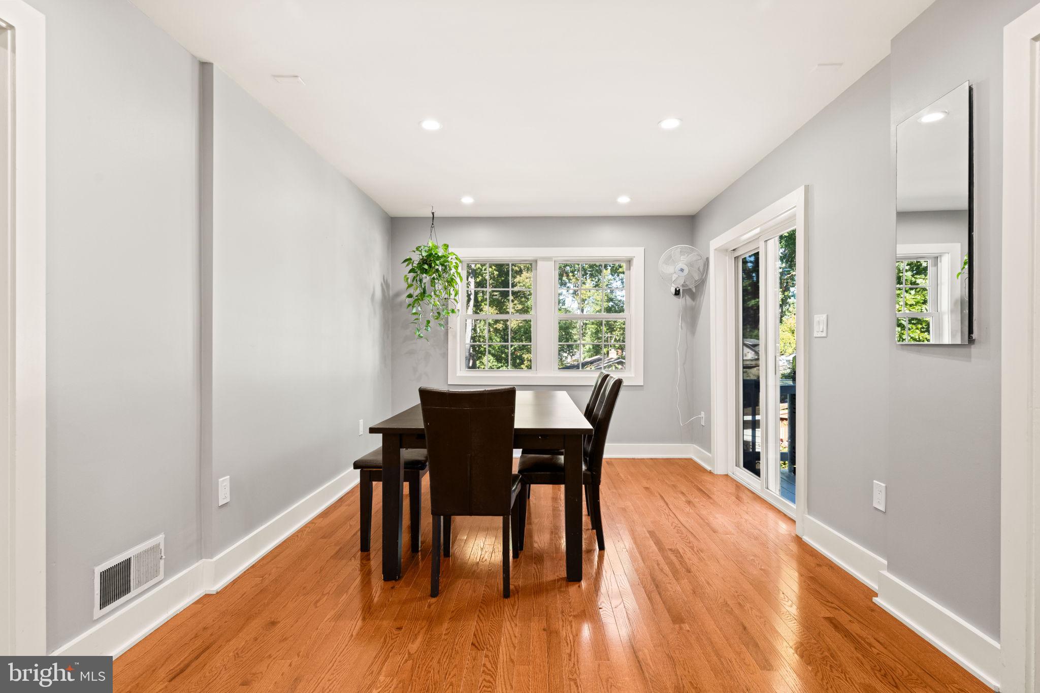 LAKE RIDGE - Residential