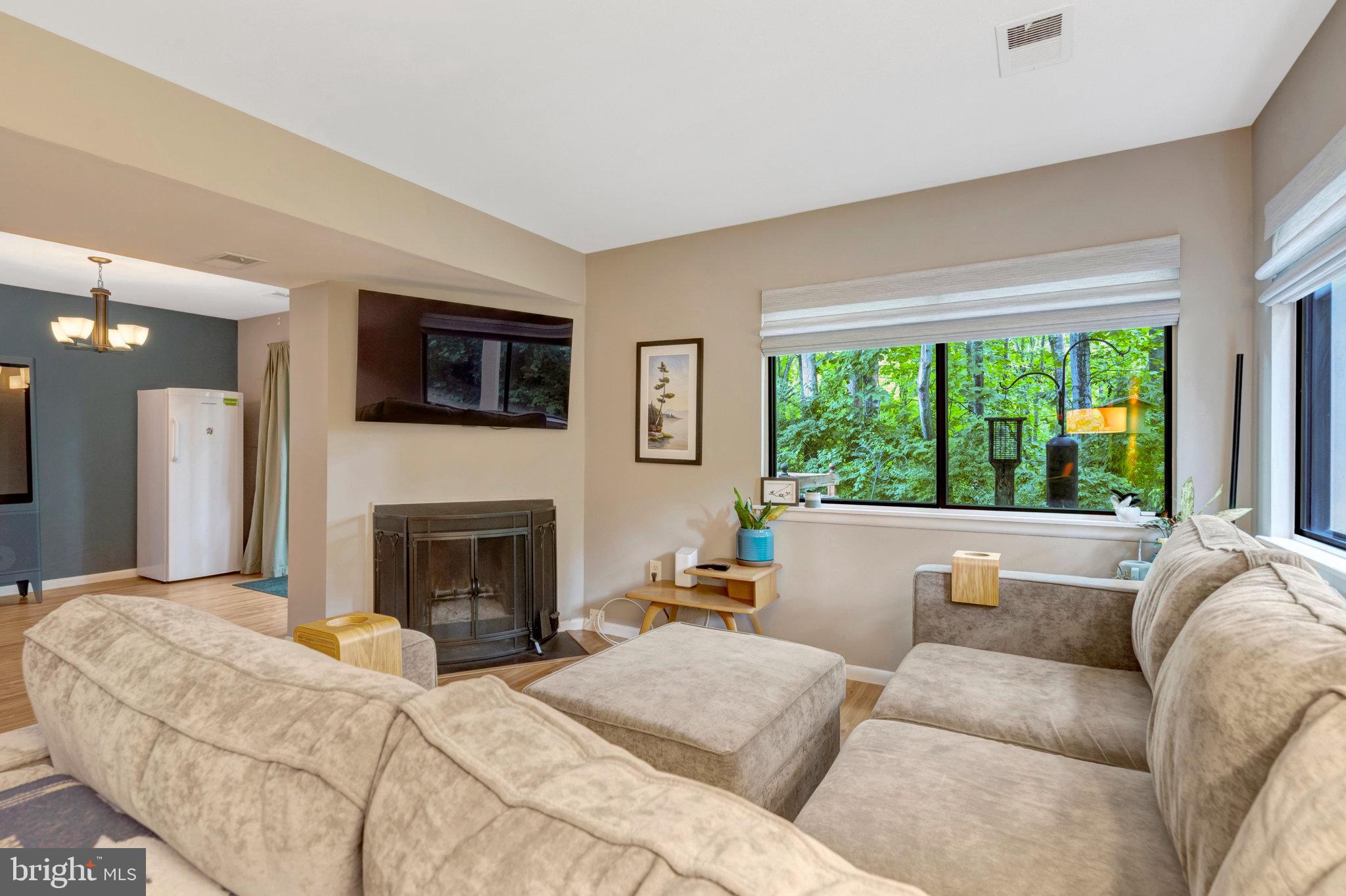 BURKE CENTRE CONSERVANCY - Residential Lease