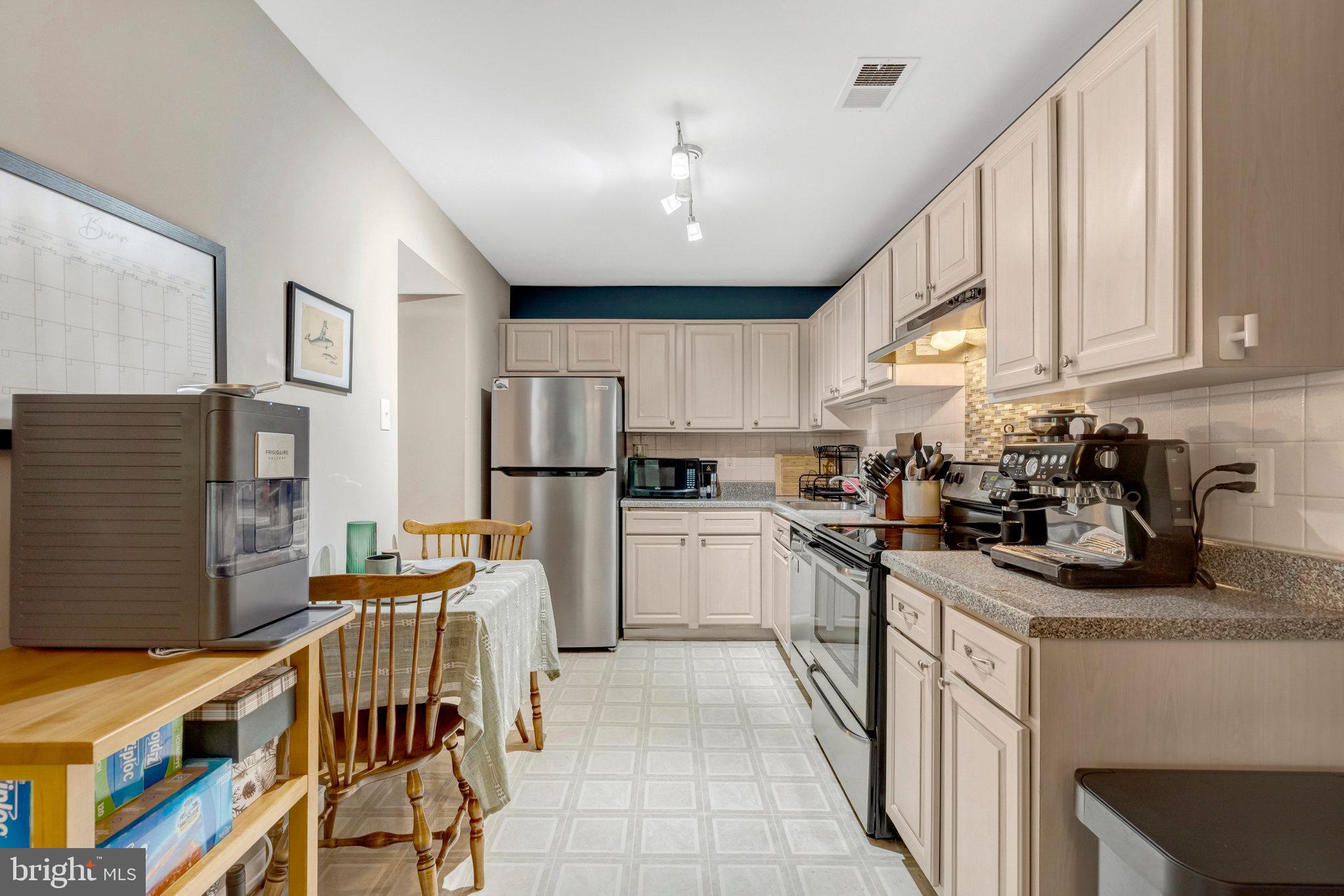 BURKE CENTRE CONSERVANCY - Residential Lease