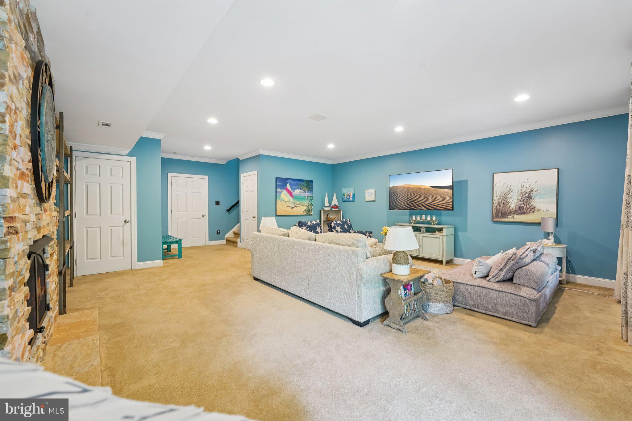 SPRING HOUSE LANE - Residential