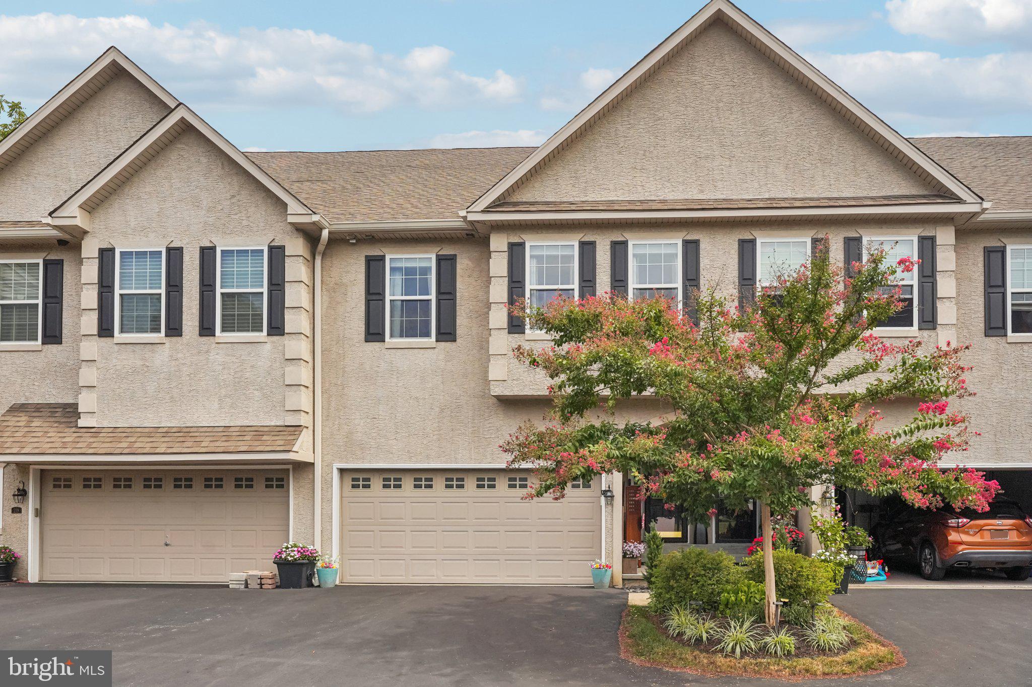 220 SPRING LANE