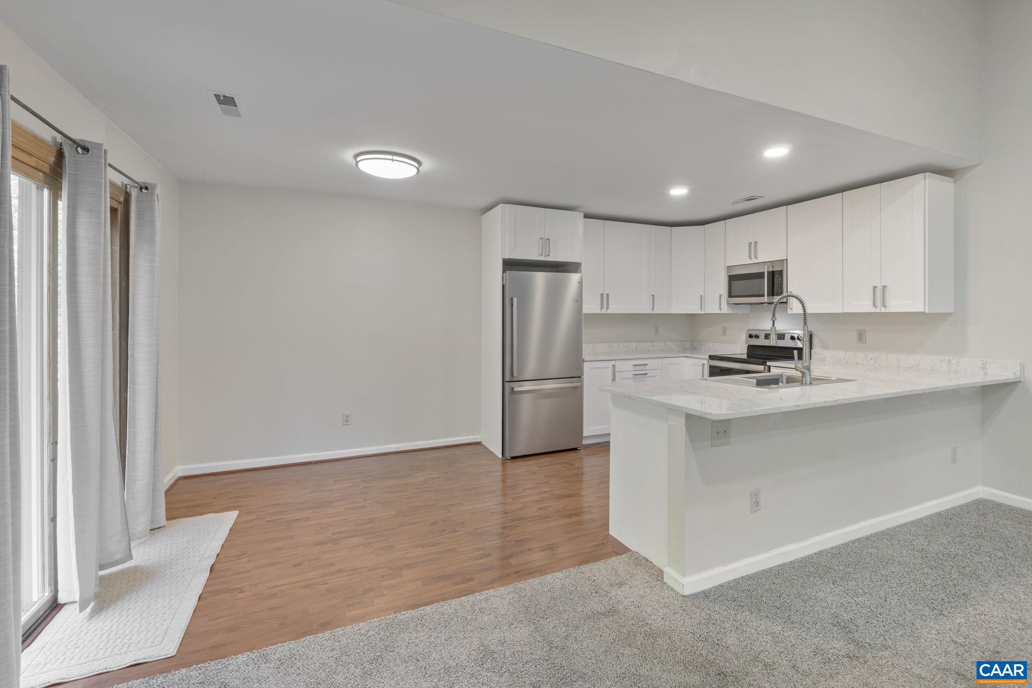 STONEHENGE - Residential