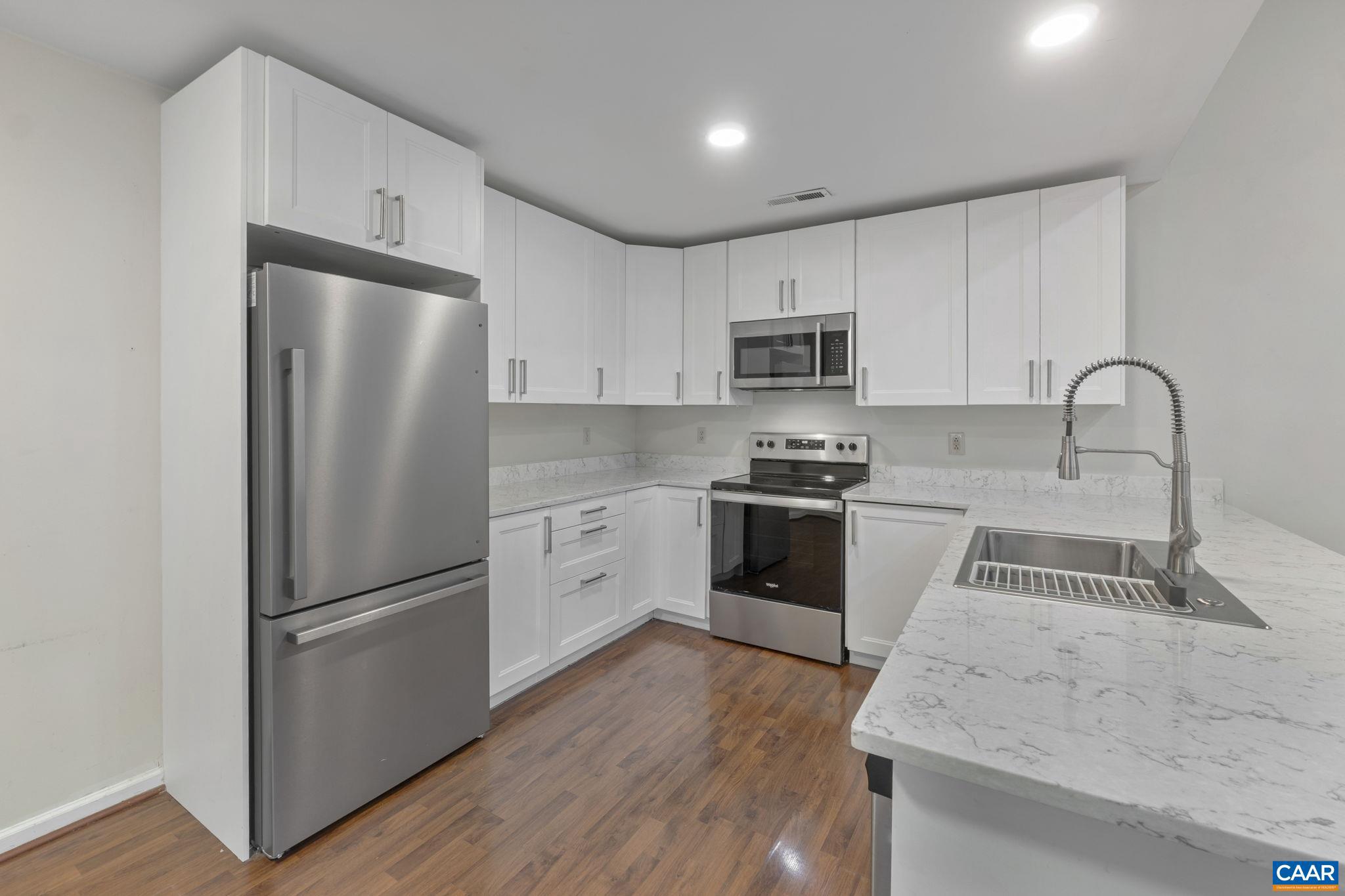 STONEHENGE - Residential