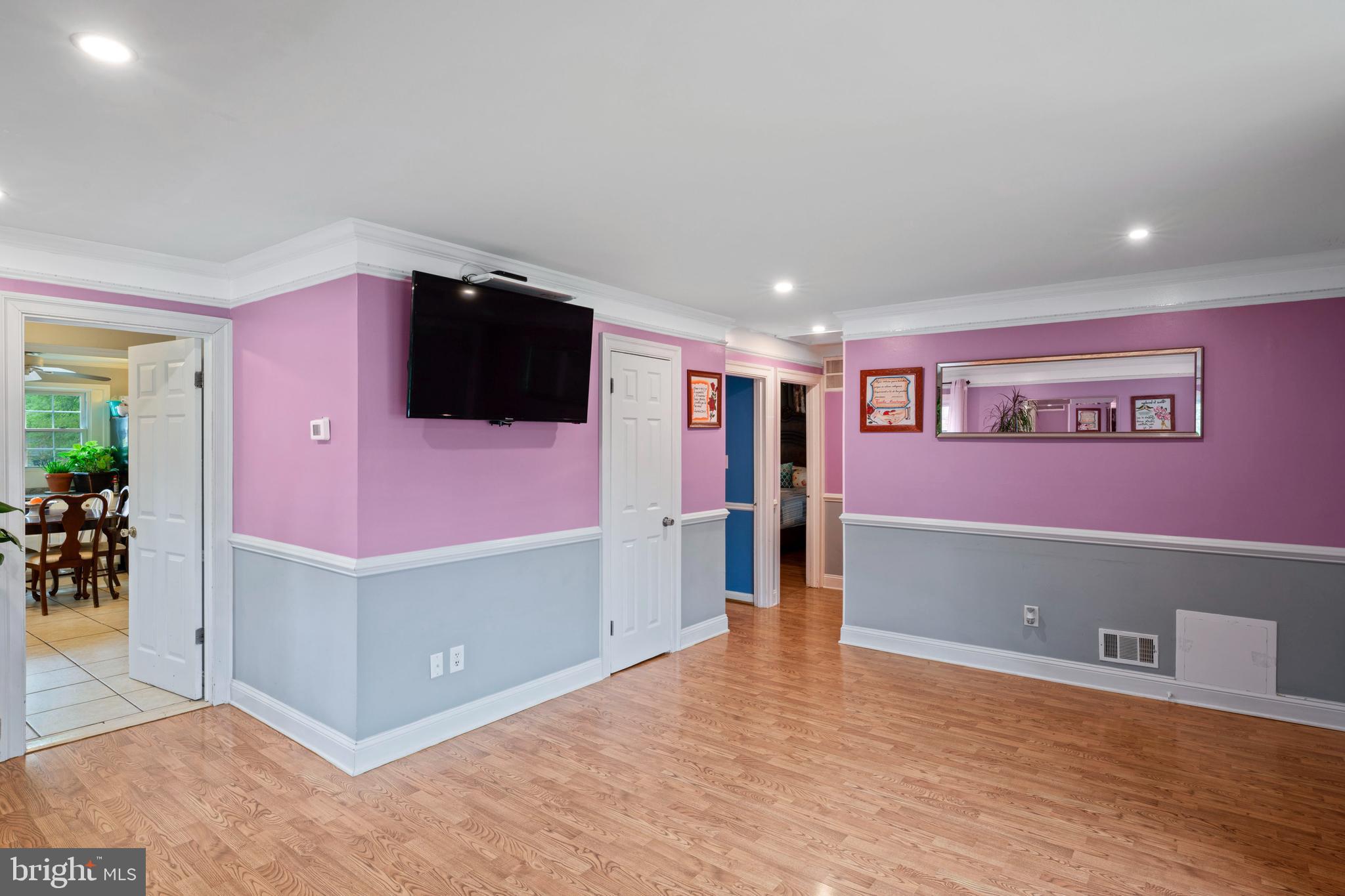 VIRGINIA HILLS - Residential