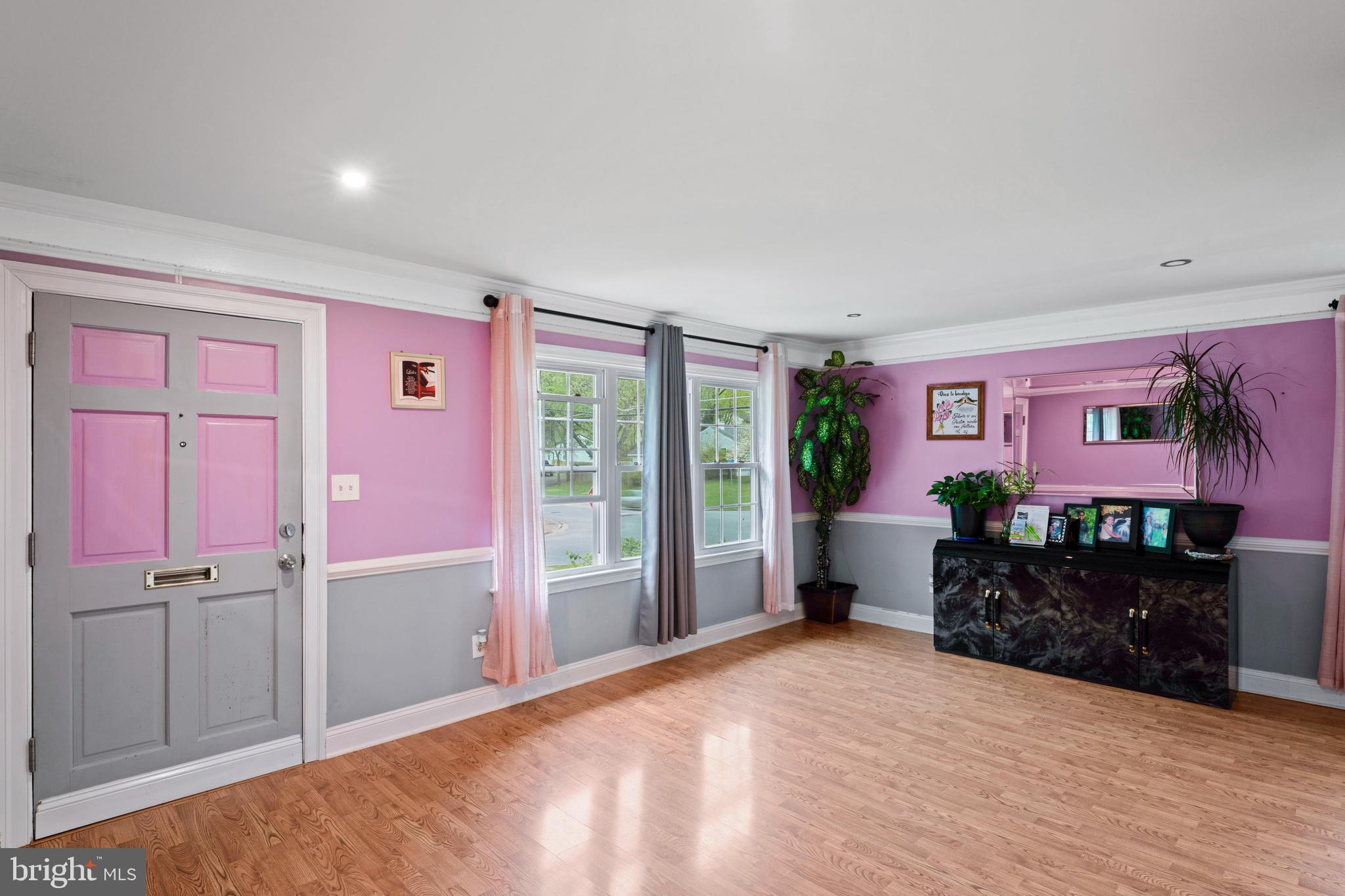 VIRGINIA HILLS - Residential