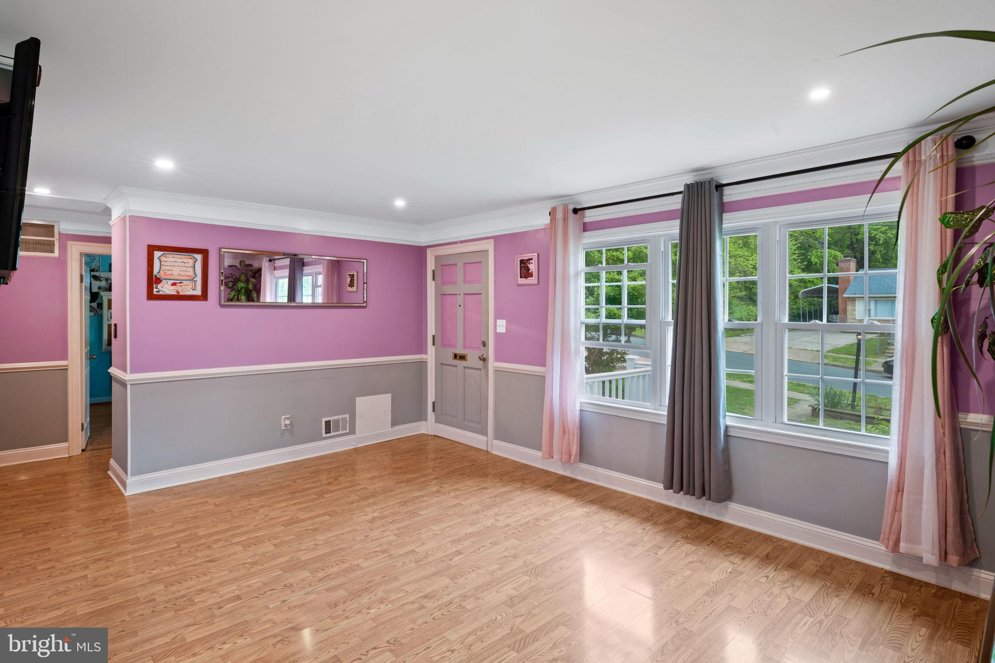 VIRGINIA HILLS - Residential