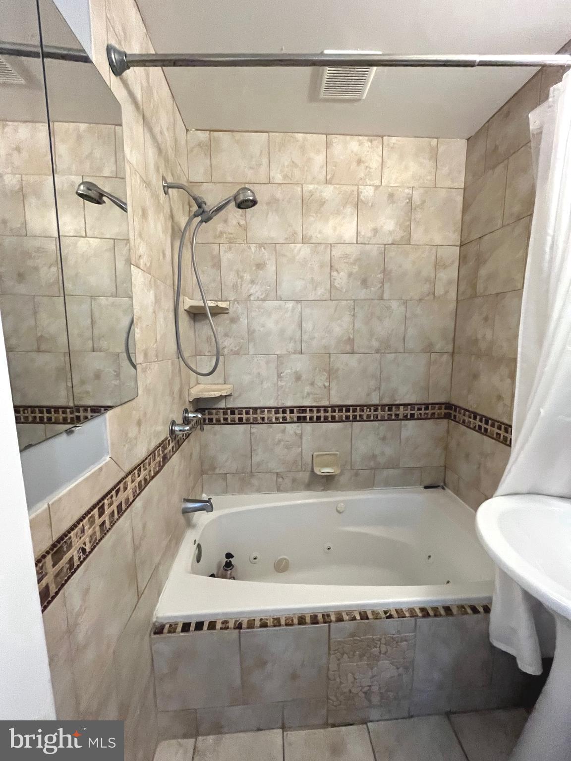 VIRGINIA HILLS - Residential