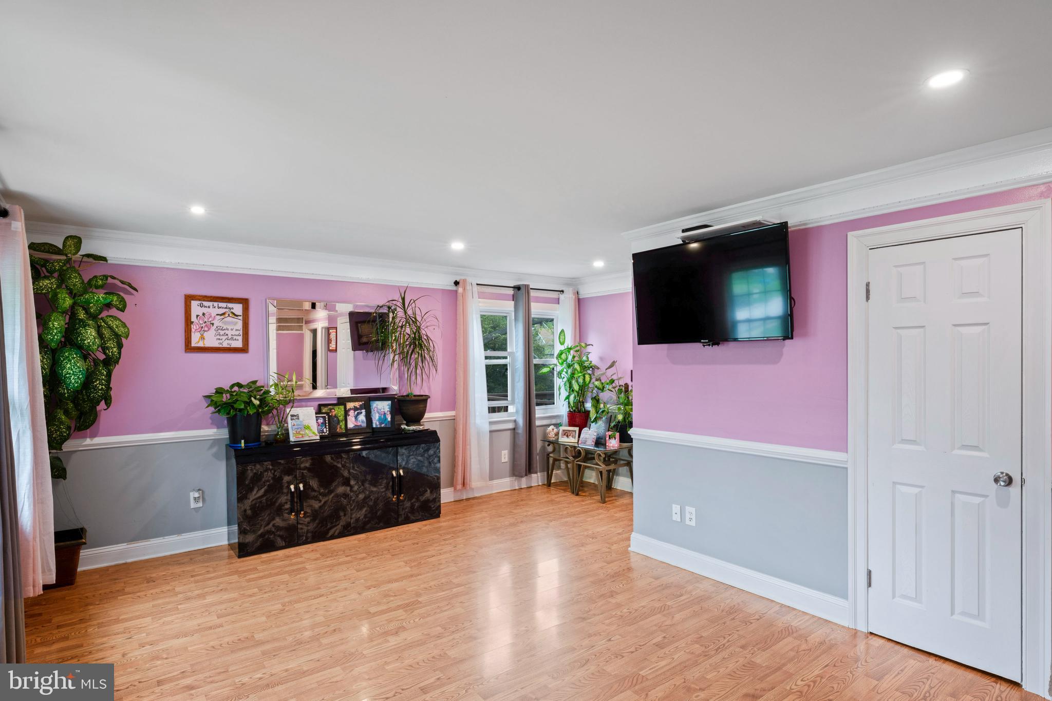 VIRGINIA HILLS - Residential