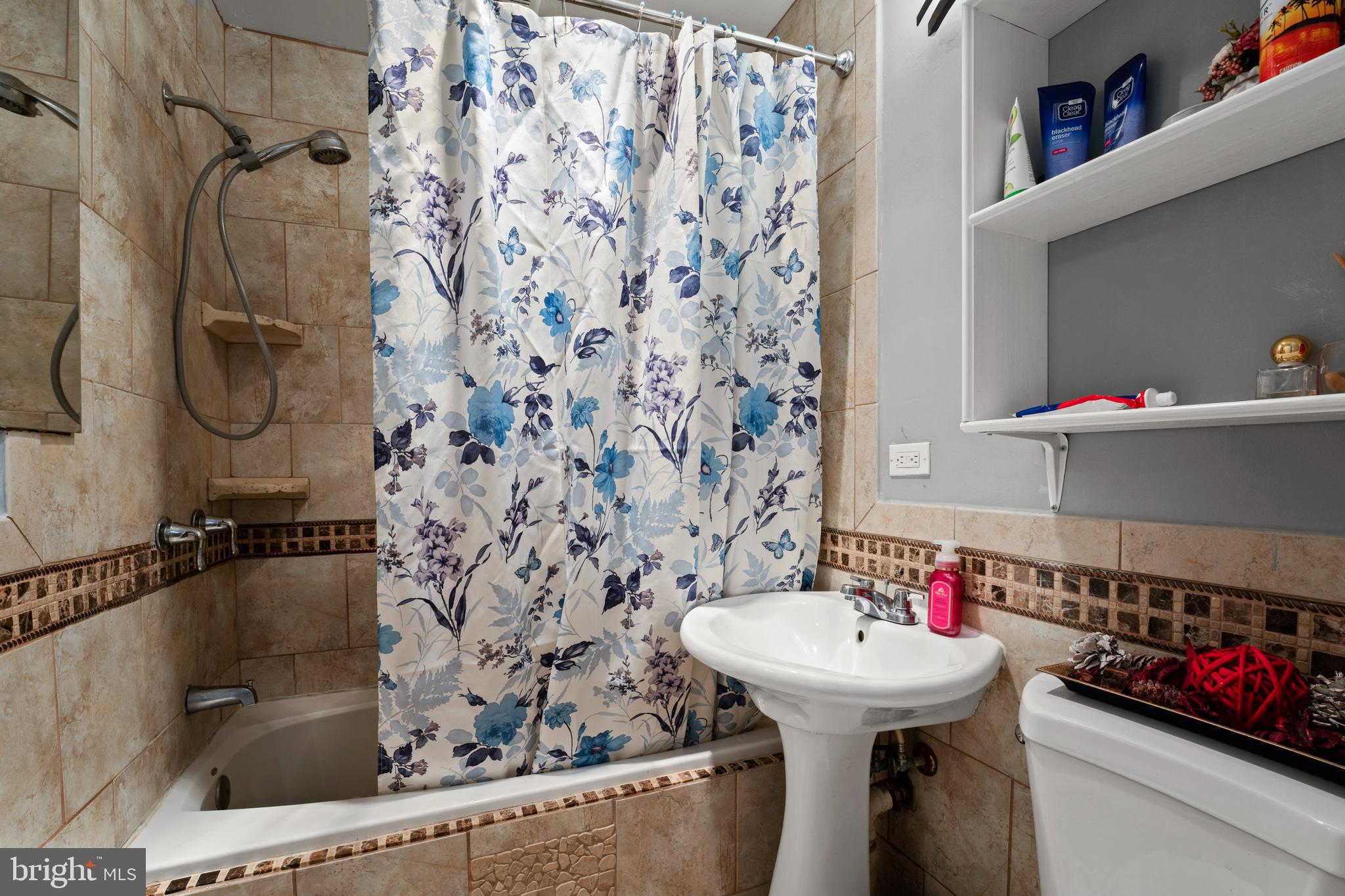 VIRGINIA HILLS - Residential