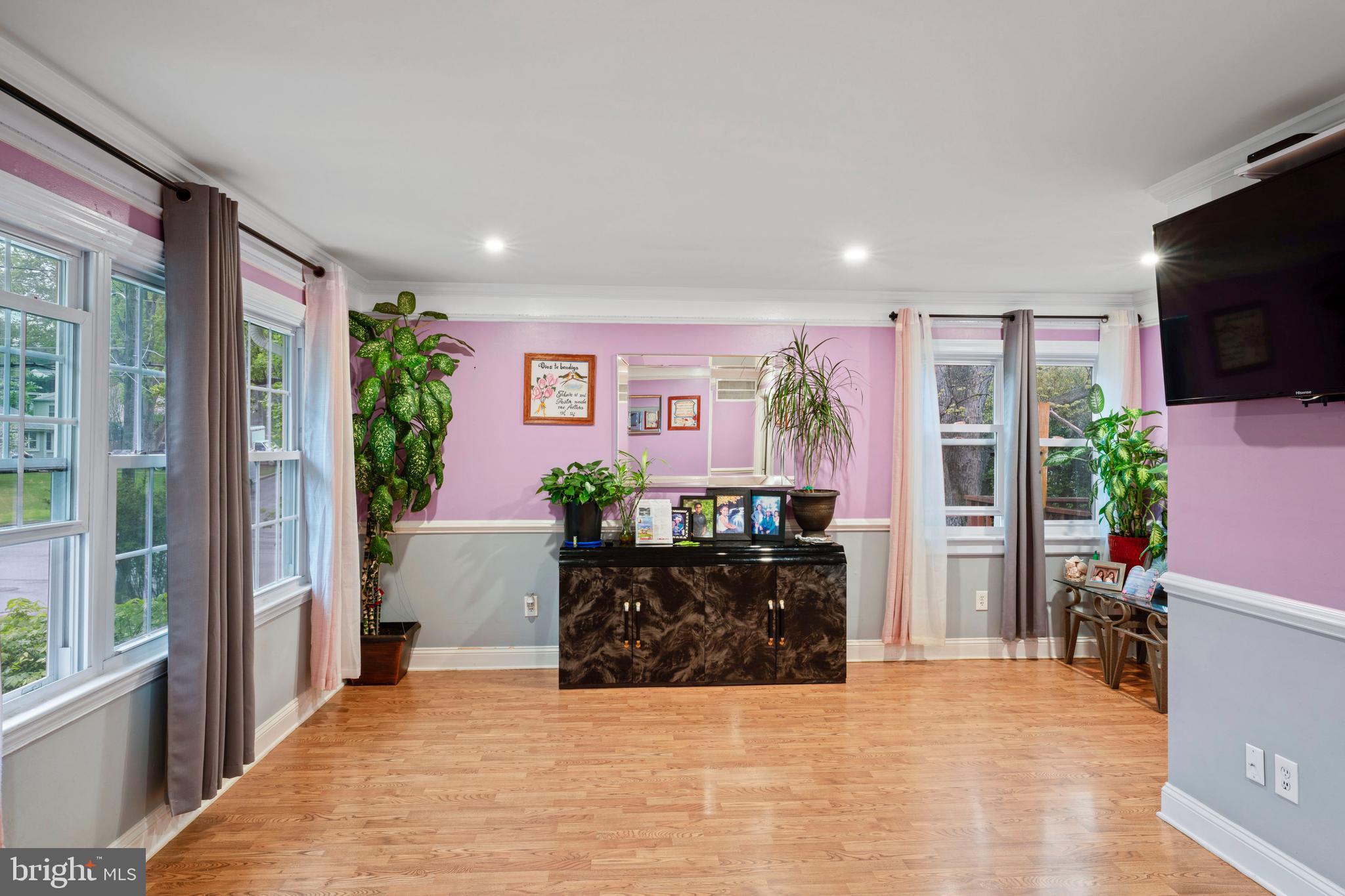 VIRGINIA HILLS - Residential