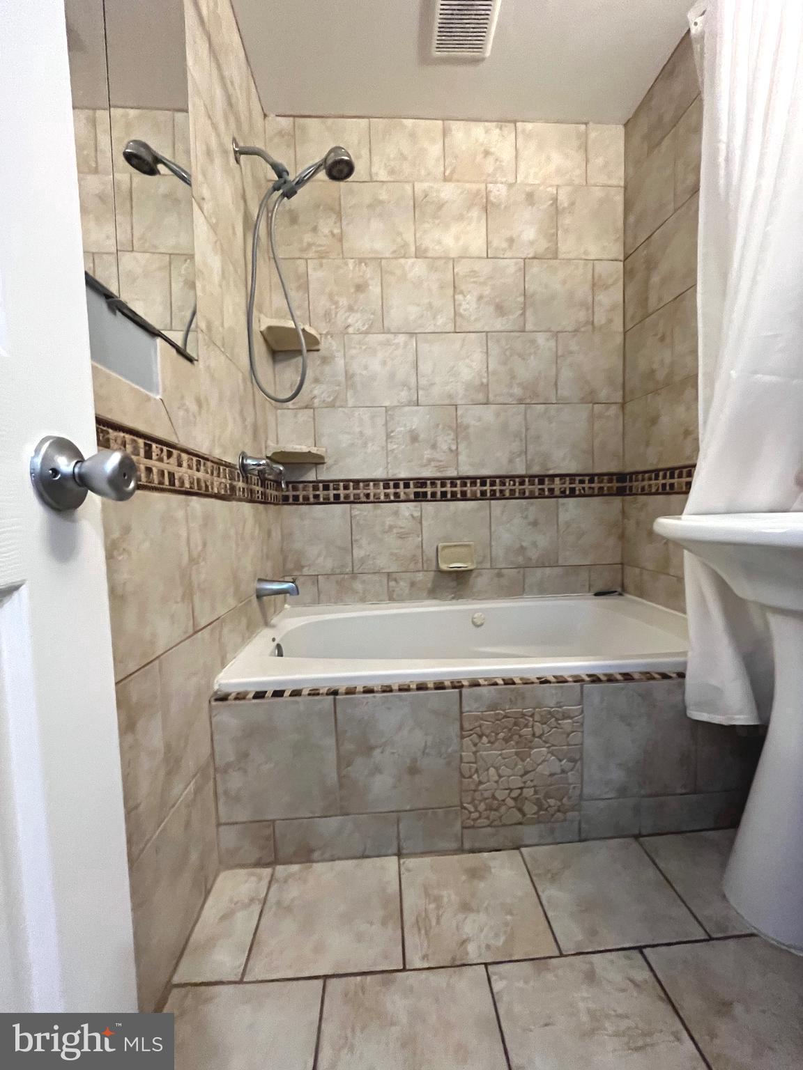 VIRGINIA HILLS - Residential