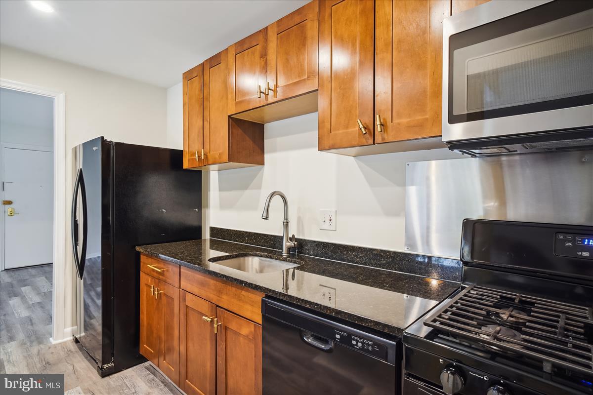 BETHESDA PARK - Residential Lease