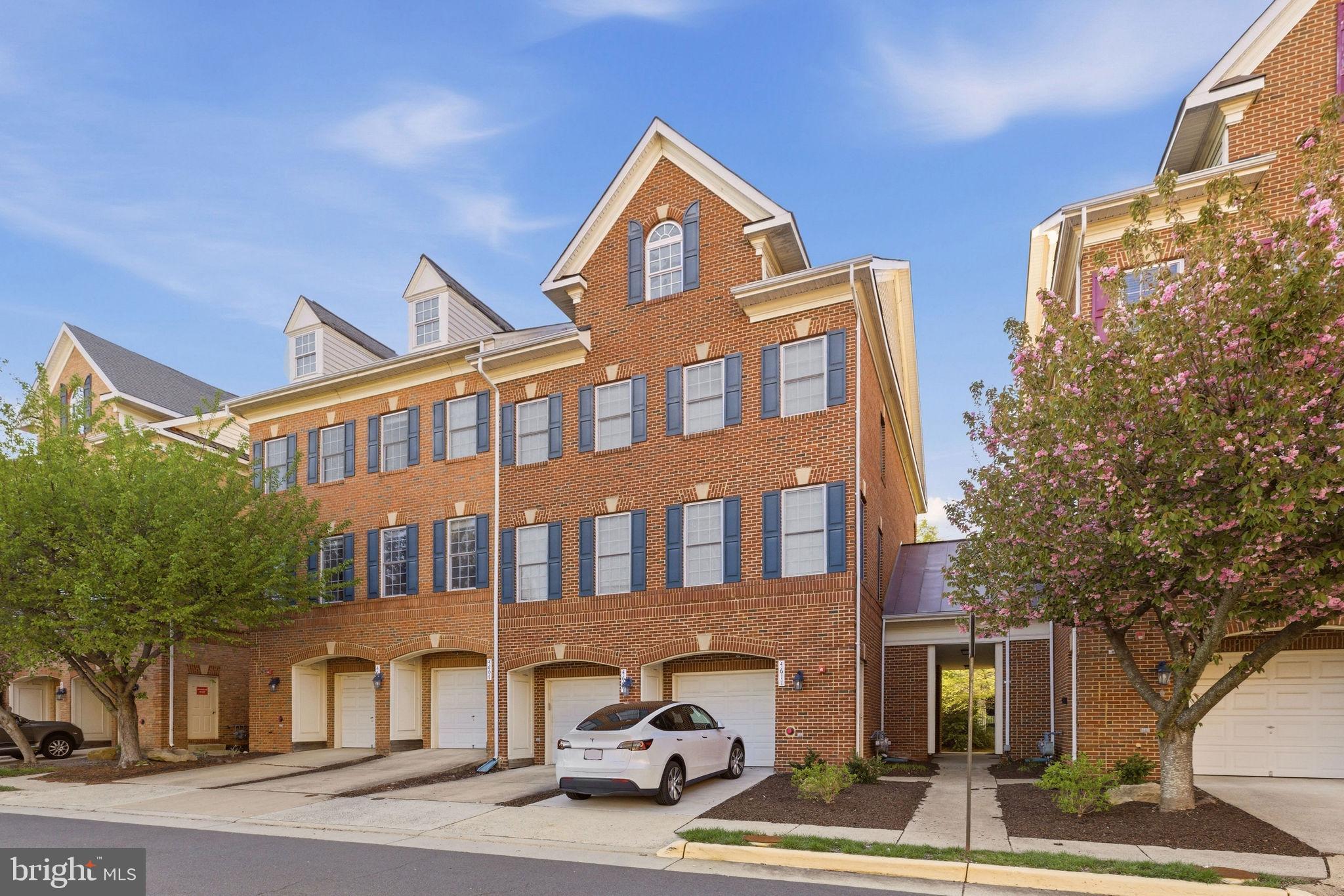 4609 HUMMINGBIRD LANE 106