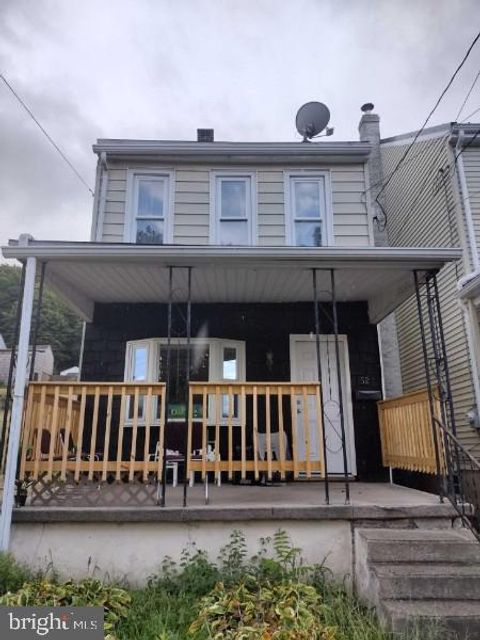 Homes For Sale - 52 W Bacon Street<br/> Schuylkill County, POTTSVILLE, PA 17901