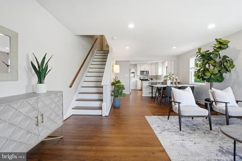 Townhouse For Sale - 2722 Hickory Street<br/> ALEXANDRIA, VA 22305
