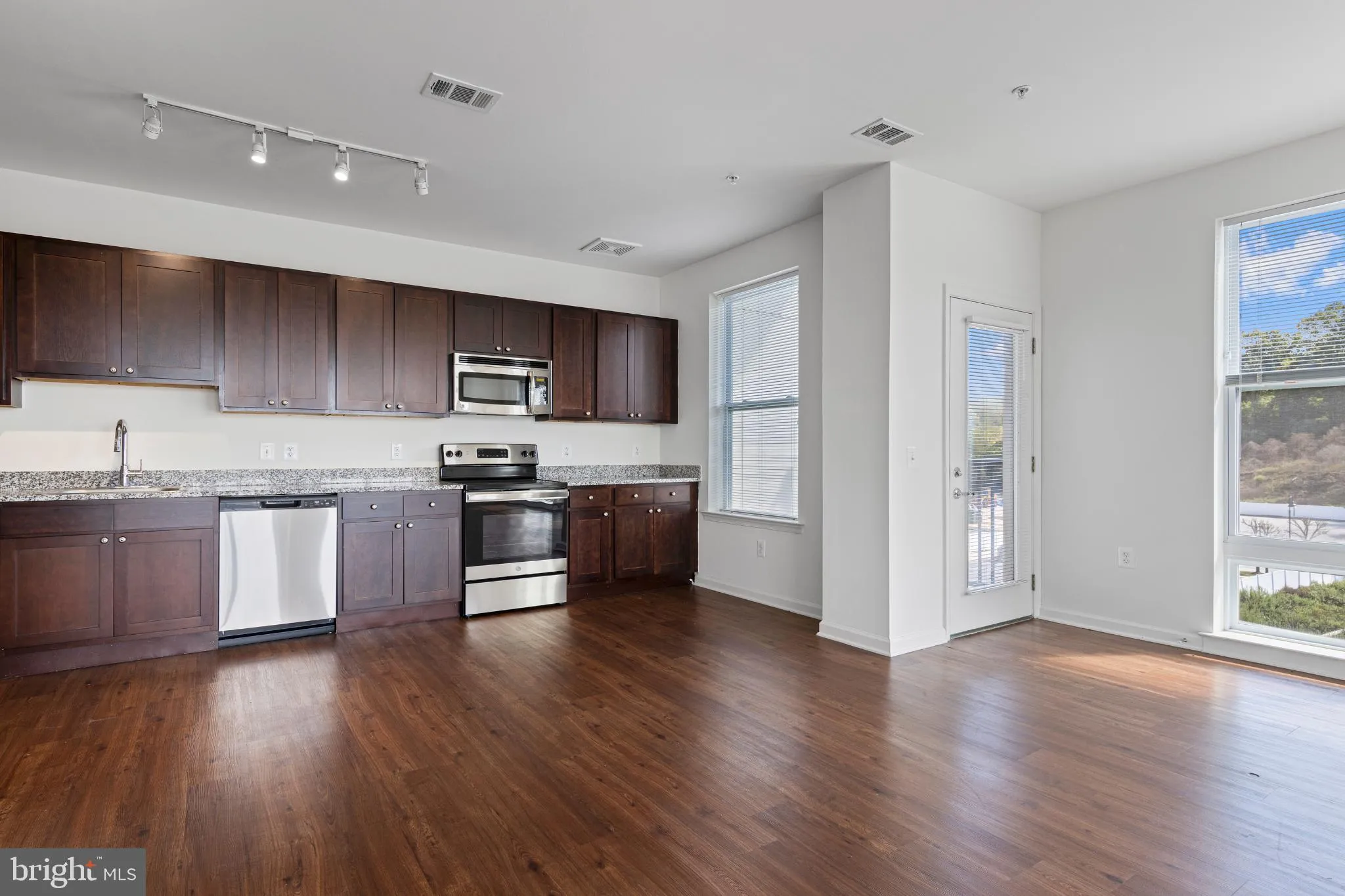 Malvern, Pennsylvania 19355, United States, 3 Bedrooms Bedrooms, ,2 BathroomsBathrooms,Residential,Active,211324