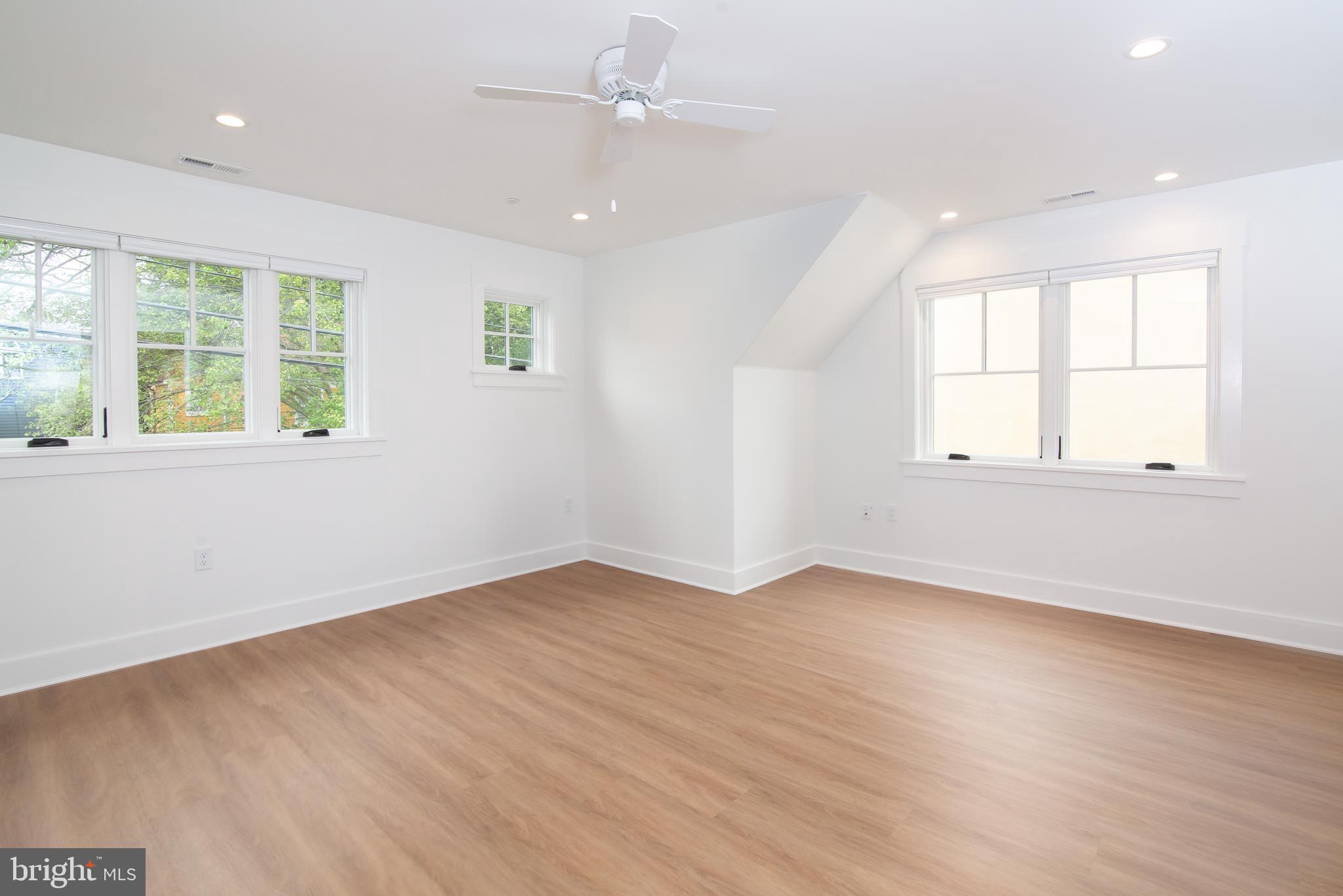 EASTPORT - Residential Lease