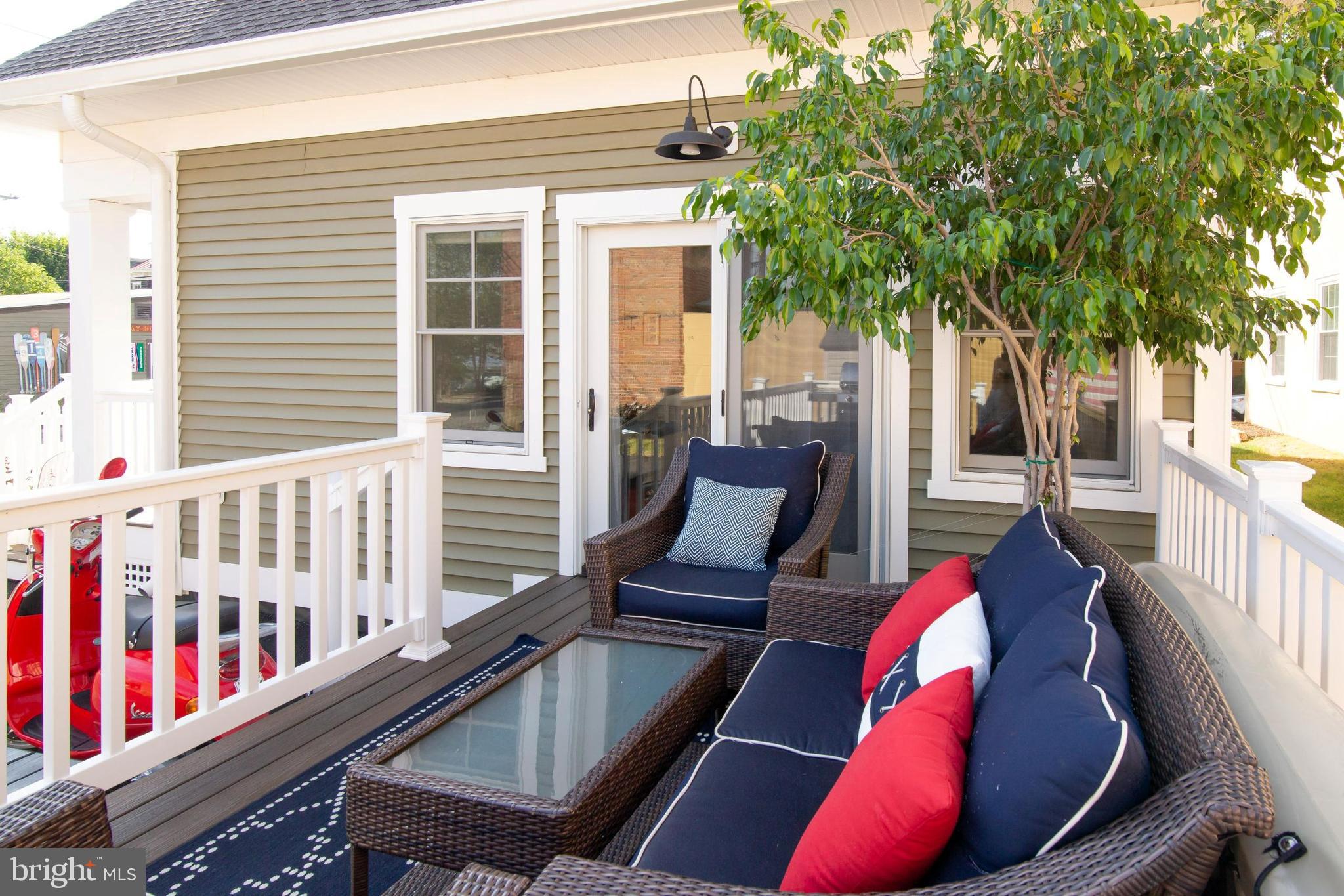EASTPORT - Residential Lease