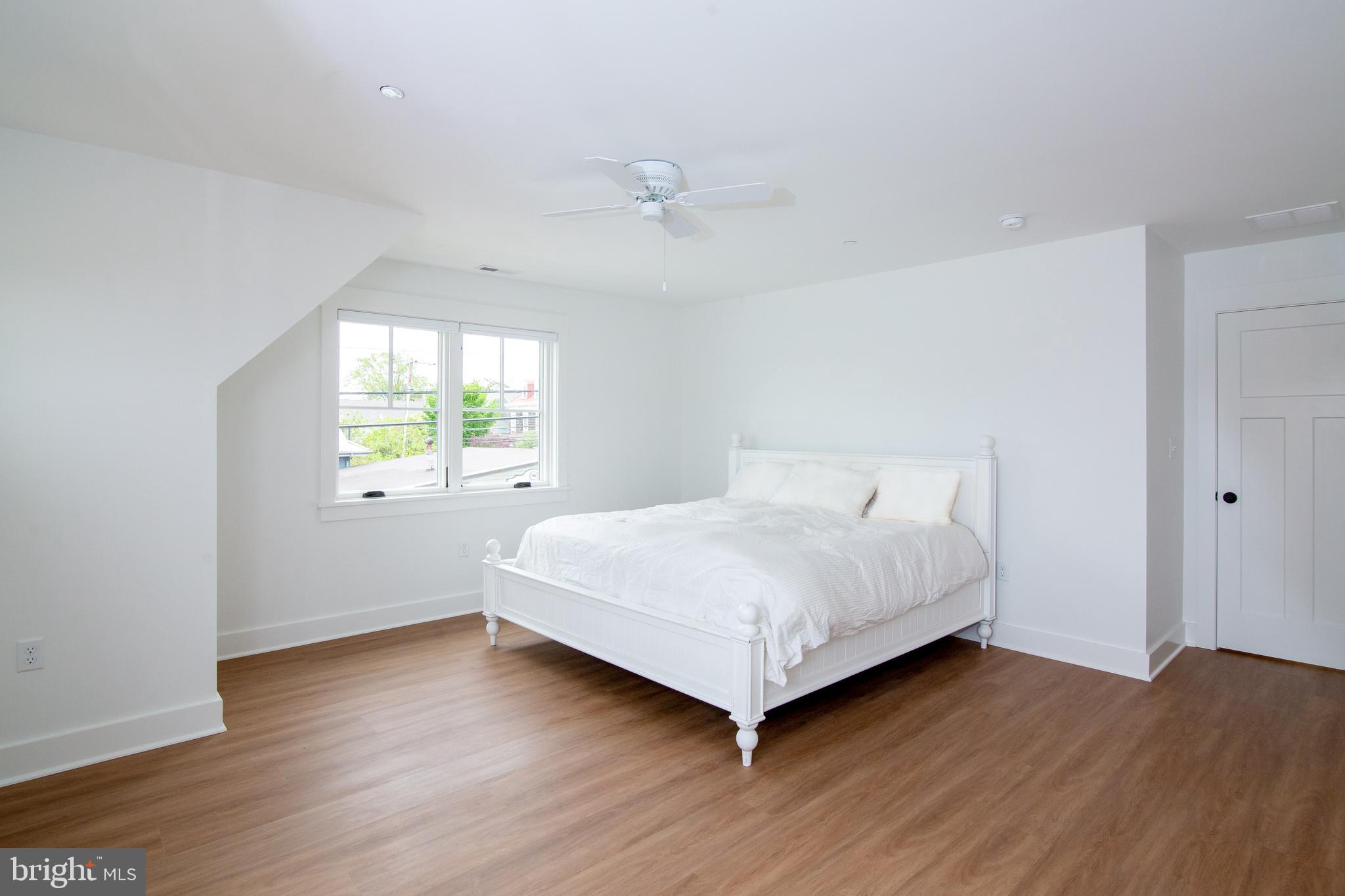 EASTPORT - Residential Lease