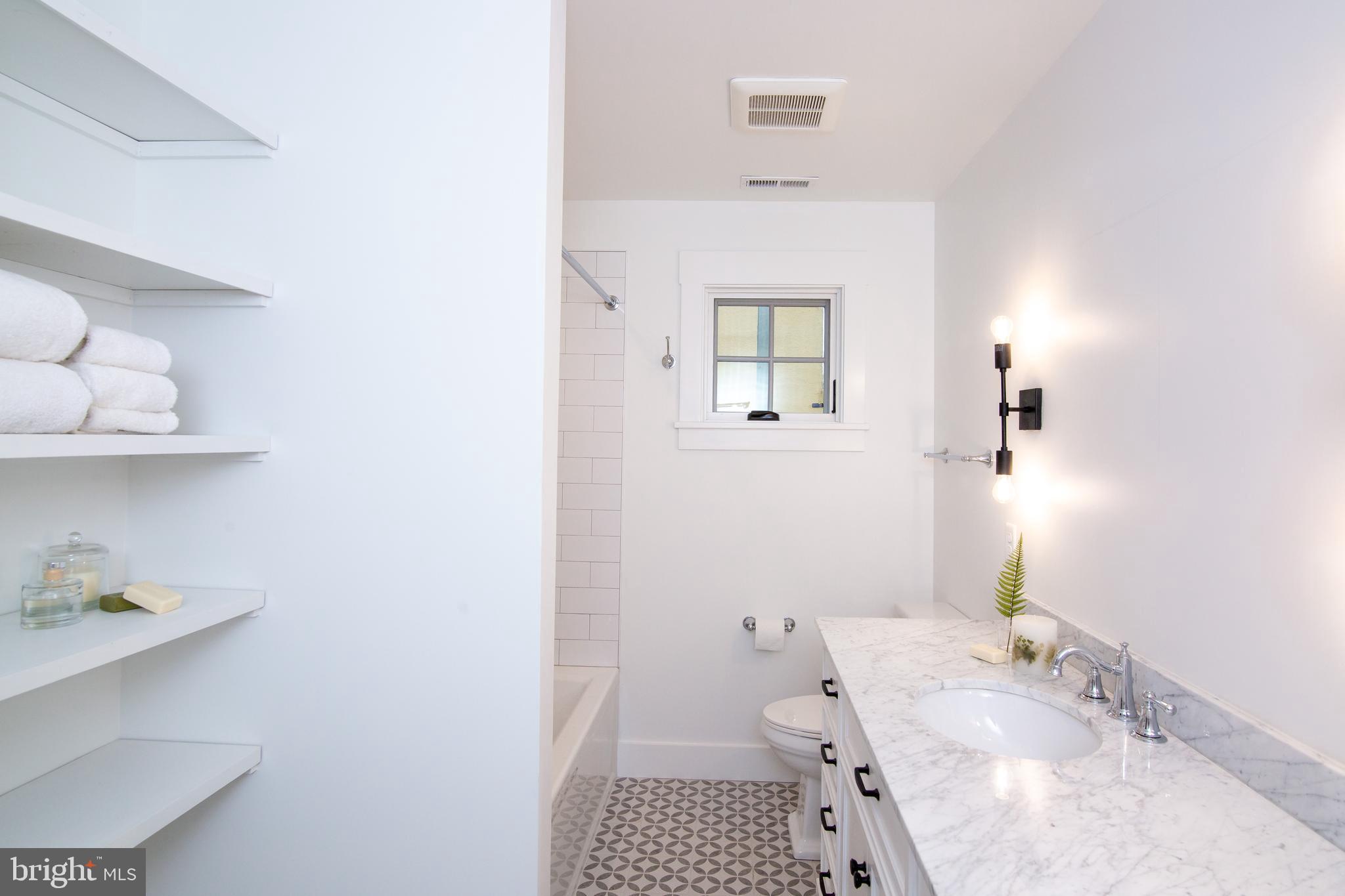 EASTPORT - Residential Lease