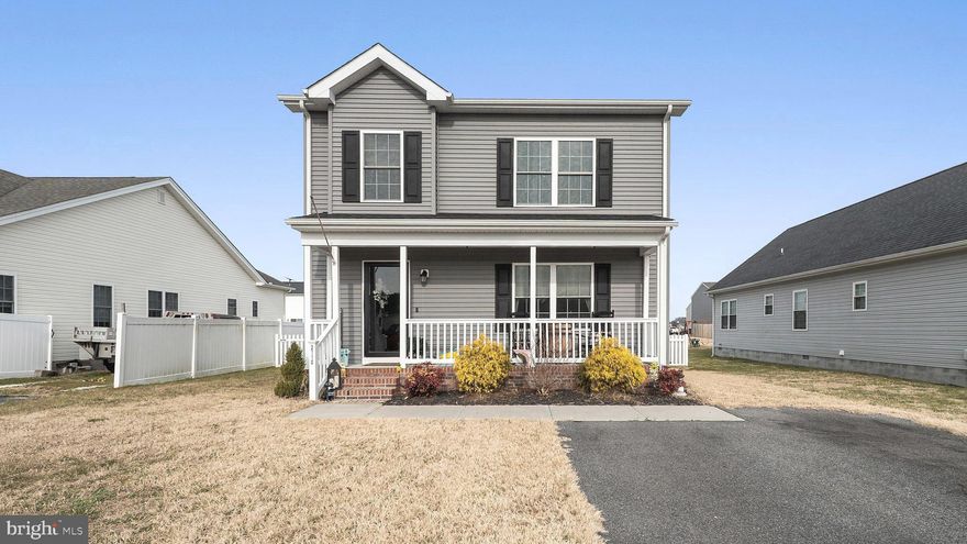 This 2 story, newly built beautiful home has been well-maintained. Home features 3 spacious bedrooms and 2.5 baths. The main level offers an open and inviting layout with granite countertops, stainless steel appliances, and abundant cabinet space—perfect for cooking and entertaining.
Upstairs, you’ll find an oversized primary suite complete with a walk-in closet, along with two additional bedrooms and a full bath. The fenced-in backyard is ideal for children, pets, and outdoor gatherings.
Located in a quiet neighborhood (Southern Fields), this home offers comfort, space, and affordability.
🔥 Seller is MOTIVATED — Bring All Offers!.