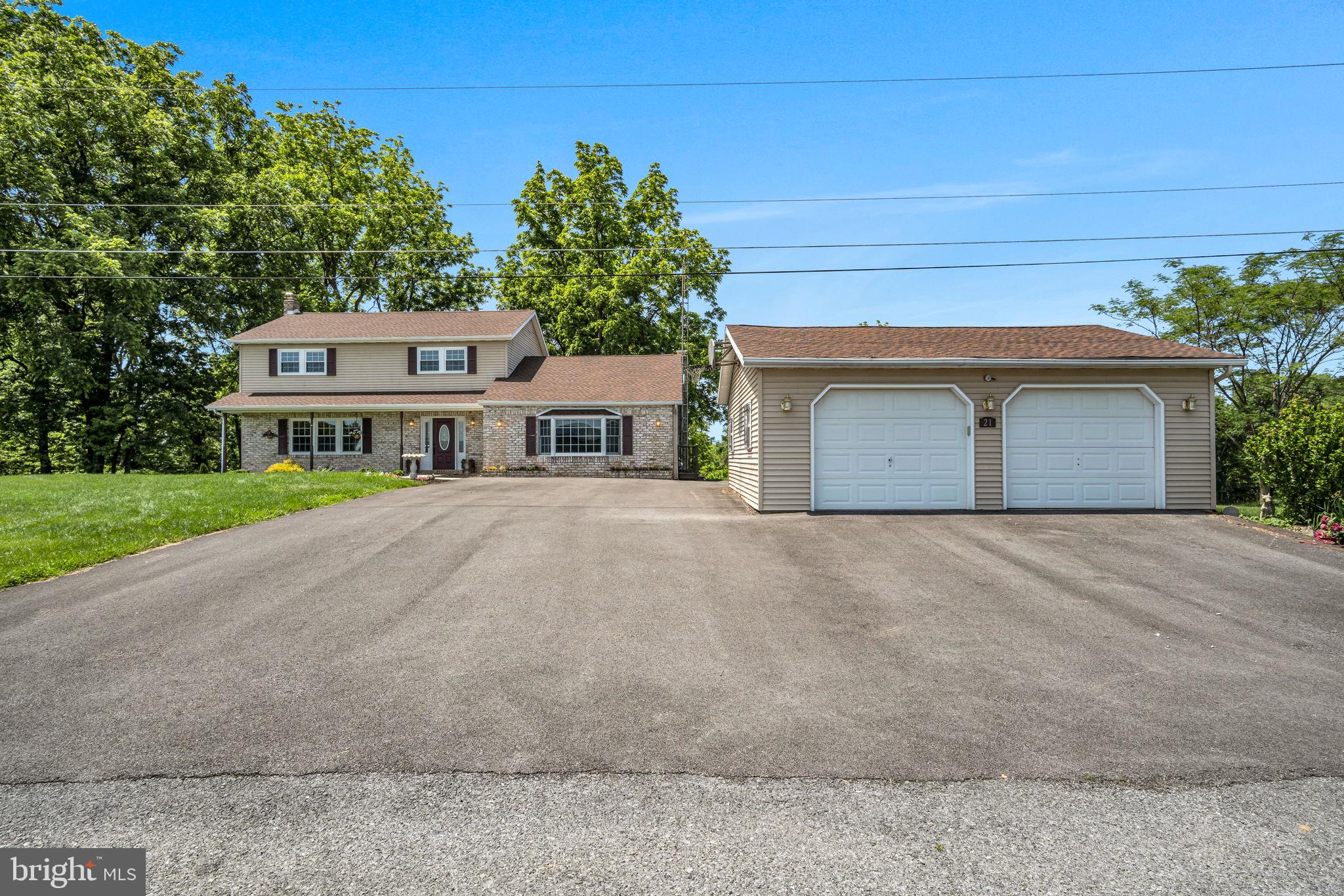 21 LOREE LANE