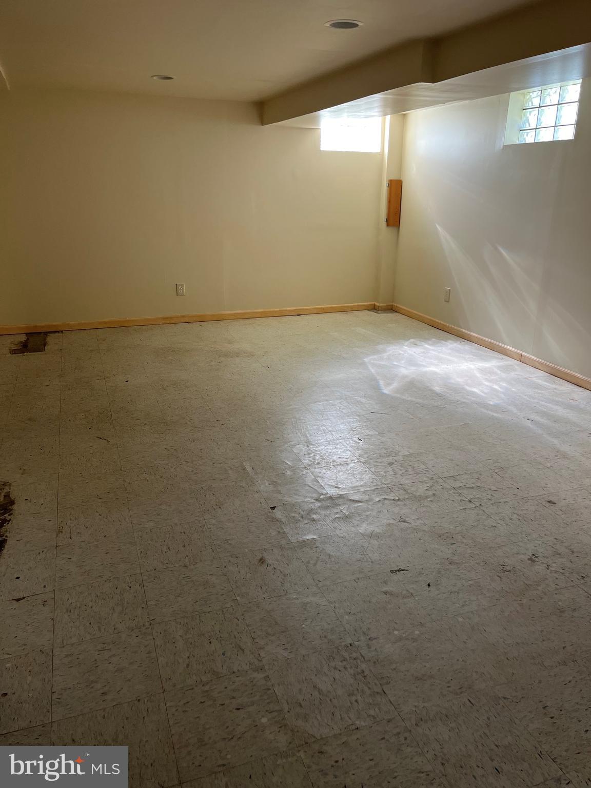 MIDDLE RIVER - Residential