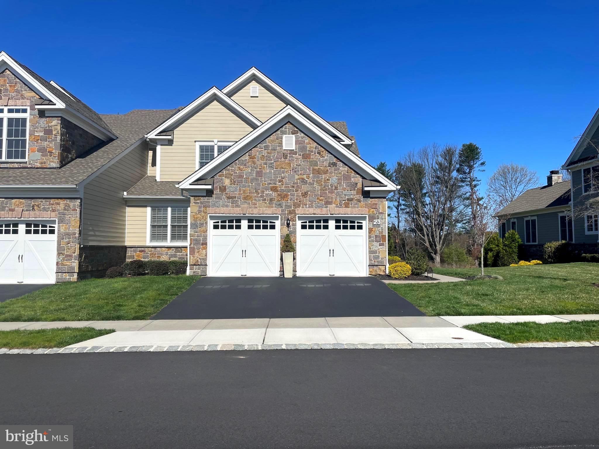 23 STRATFORD LANE 483