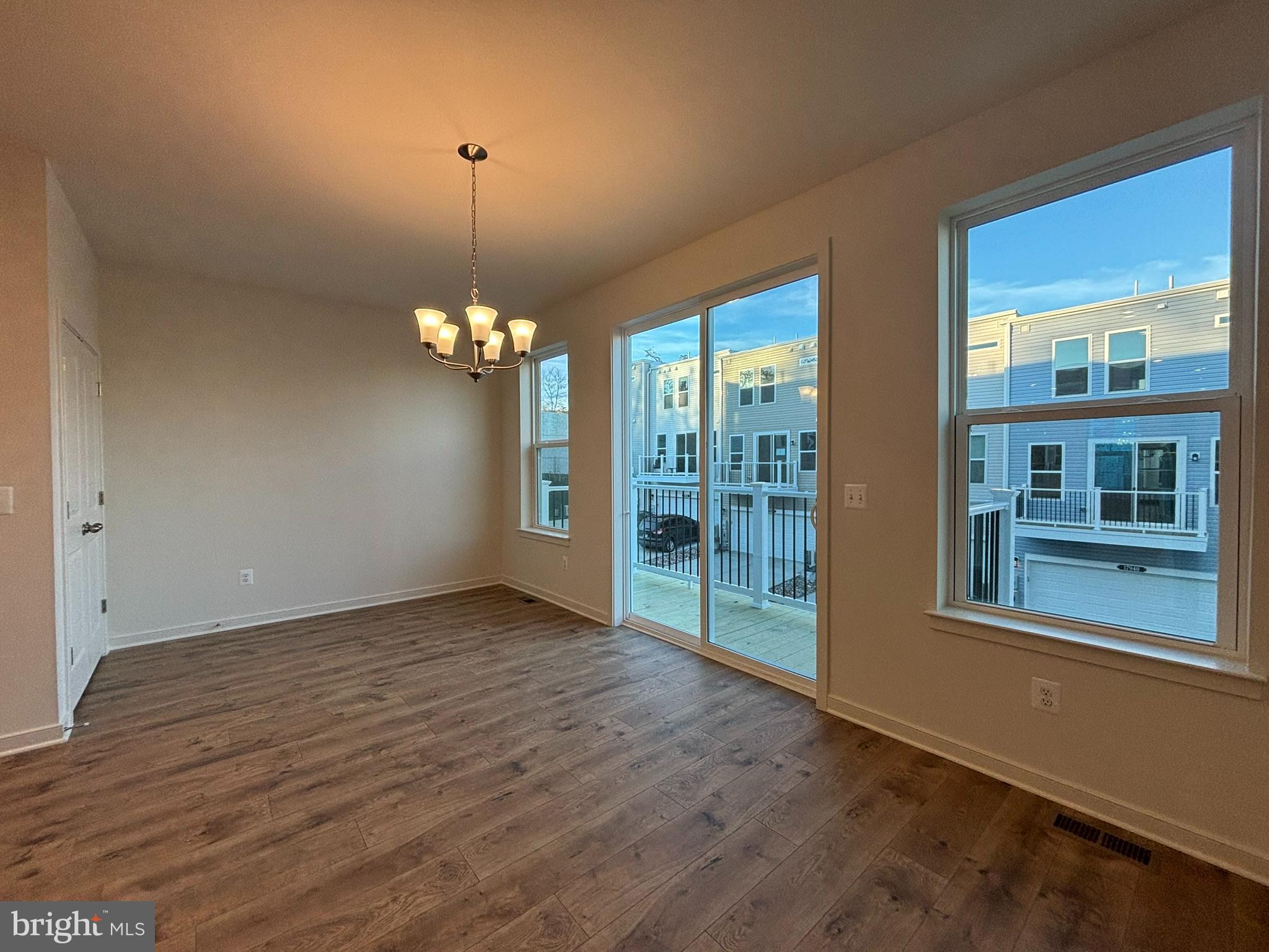 CASCADE LANDING - Residential