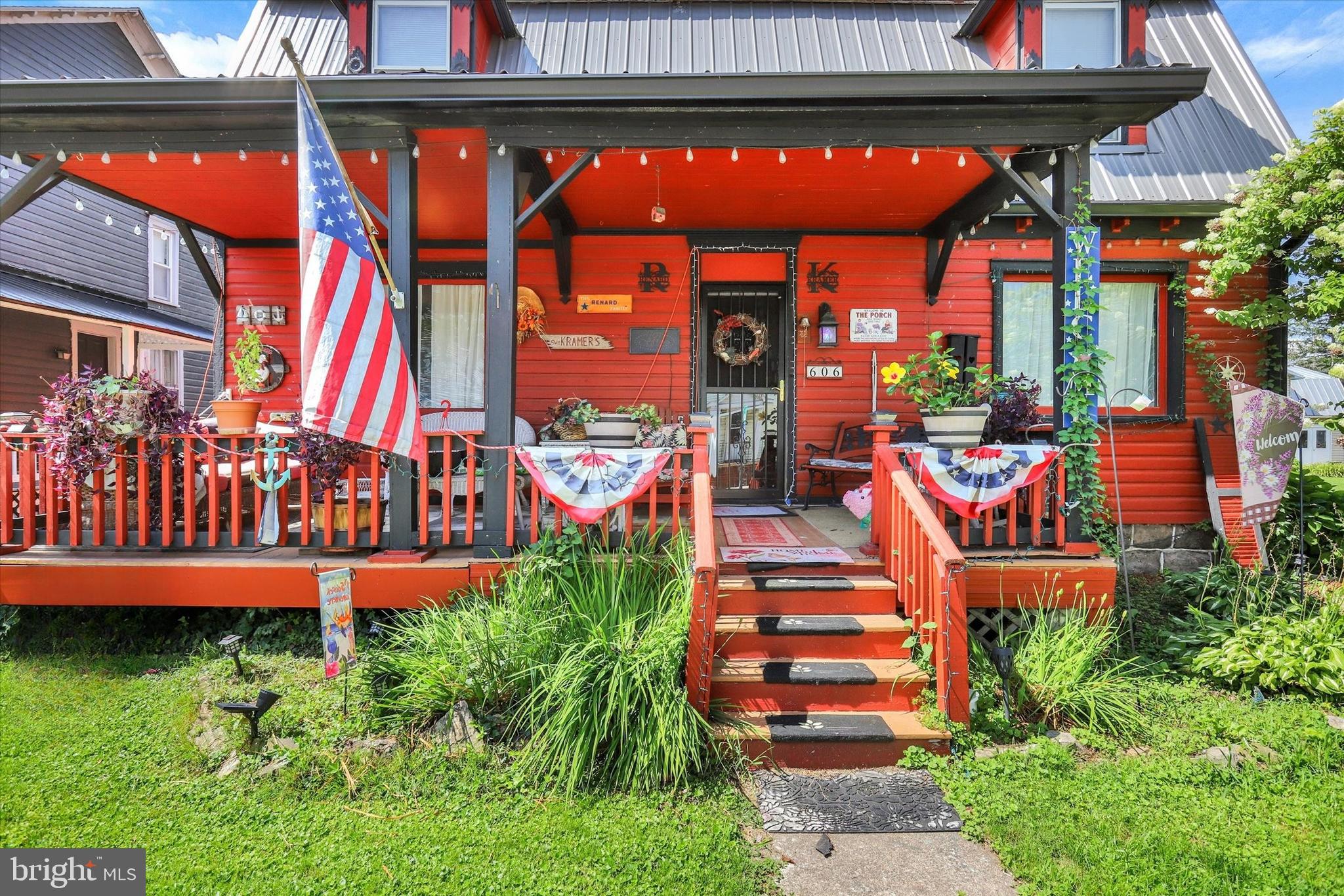 606 RIDGLEY STREET