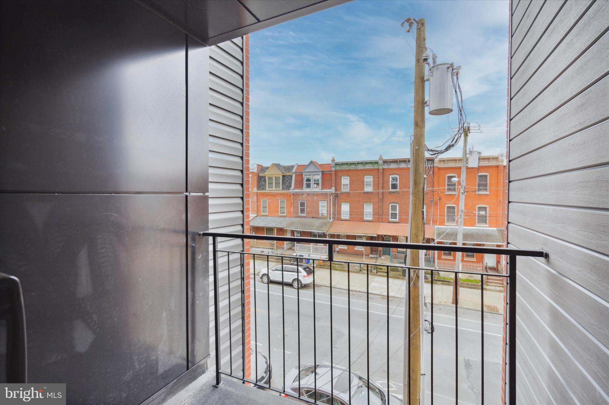 UNIVERSITY CITY - Commercial Sale