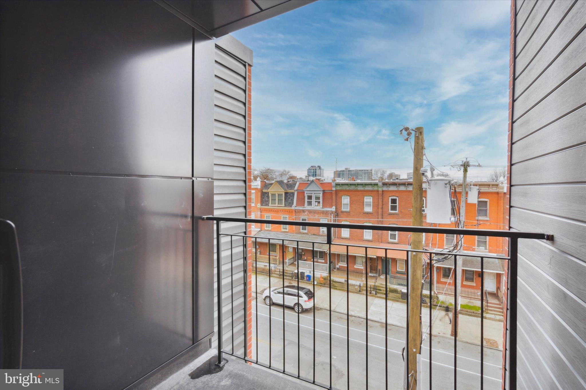 UNIVERSITY CITY - Commercial Sale