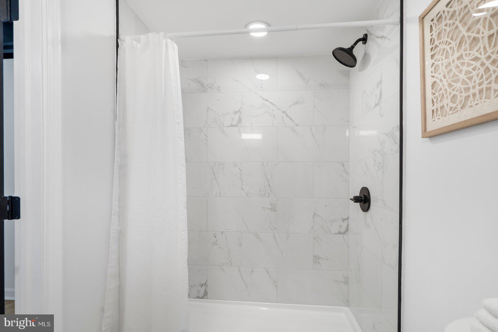 ROLAND TERRACE - Residential