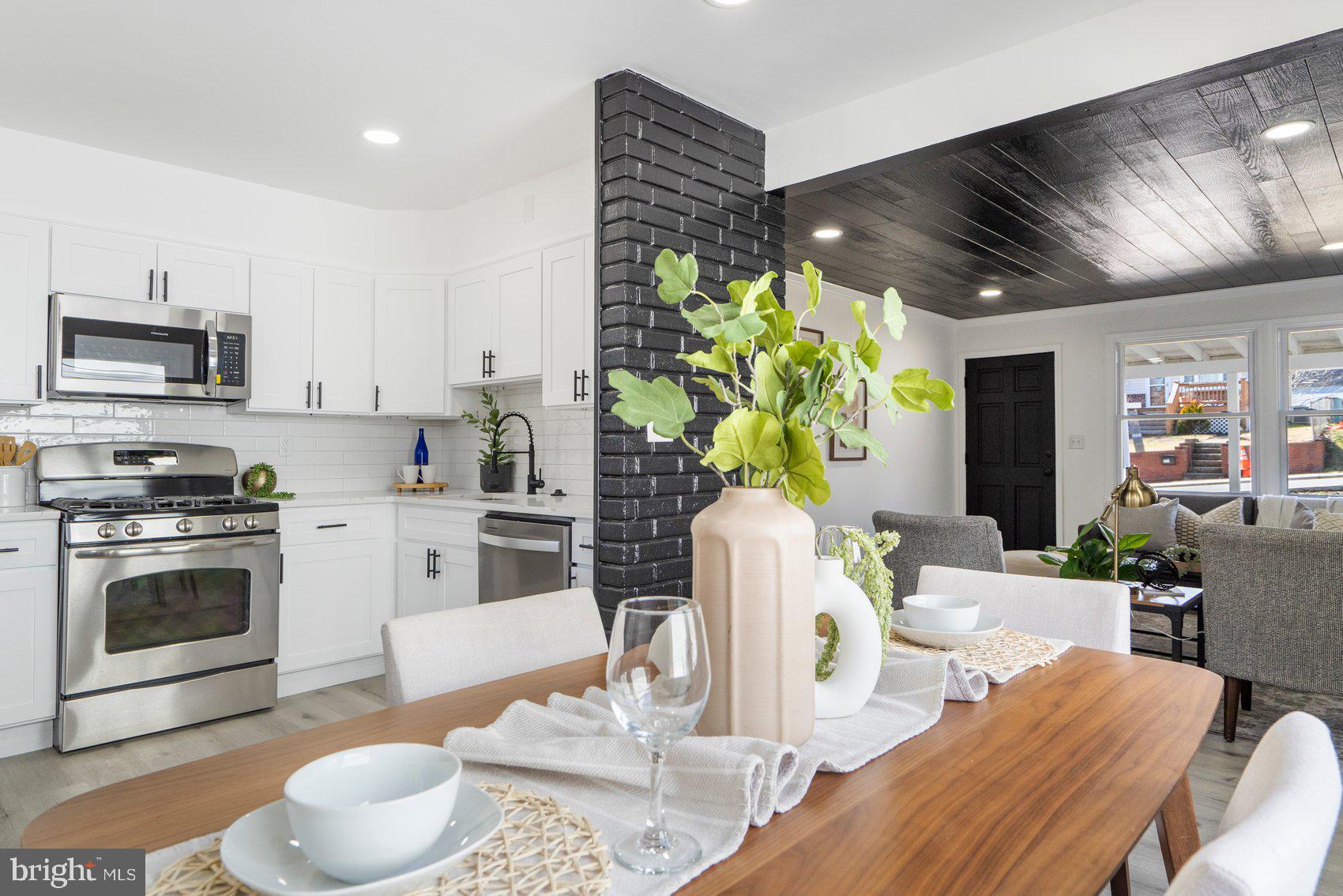 ROLAND TERRACE - Residential