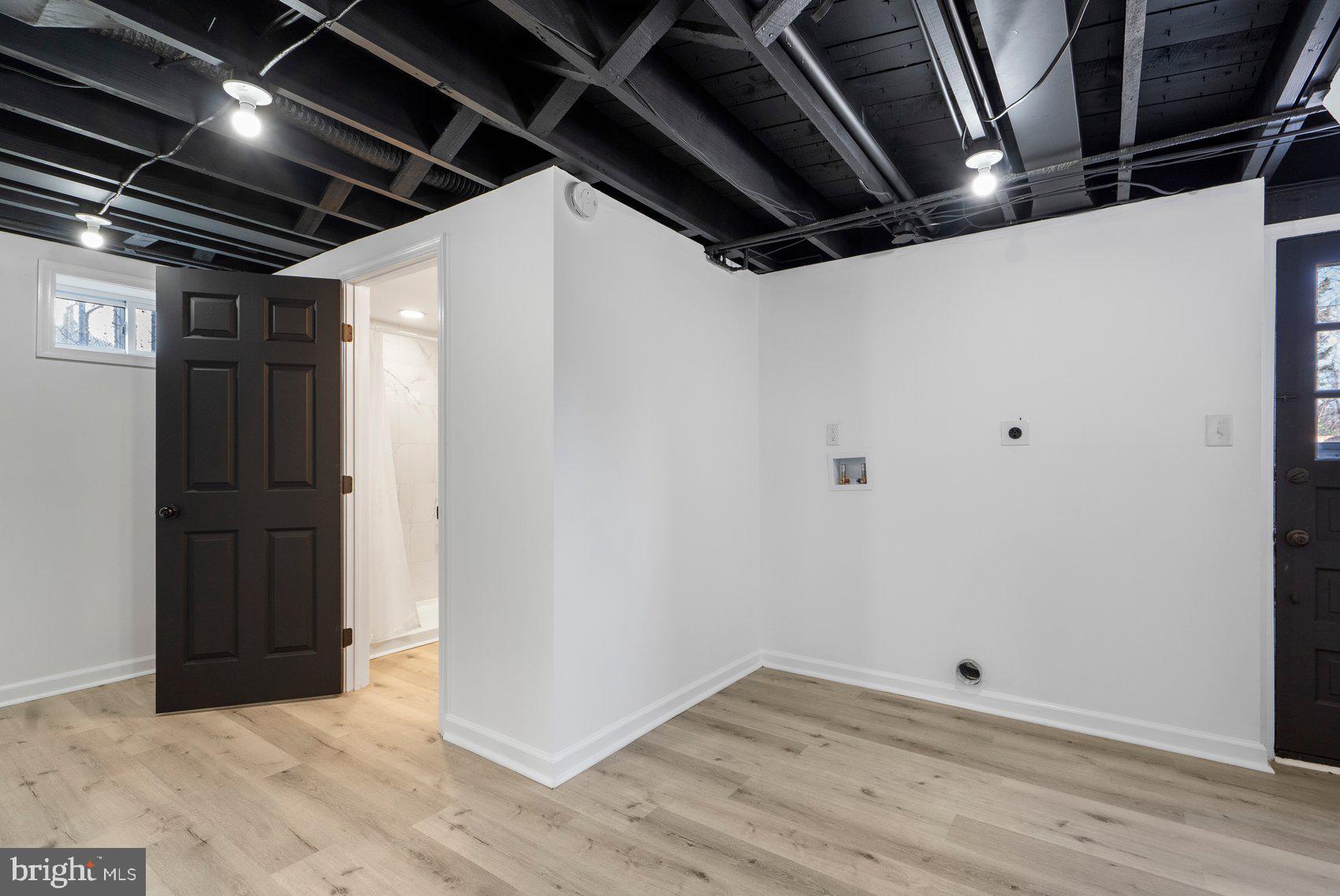 ROLAND TERRACE - Residential