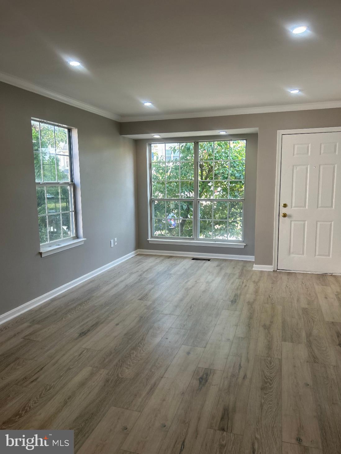 14220 AUTUMN CIRCLE